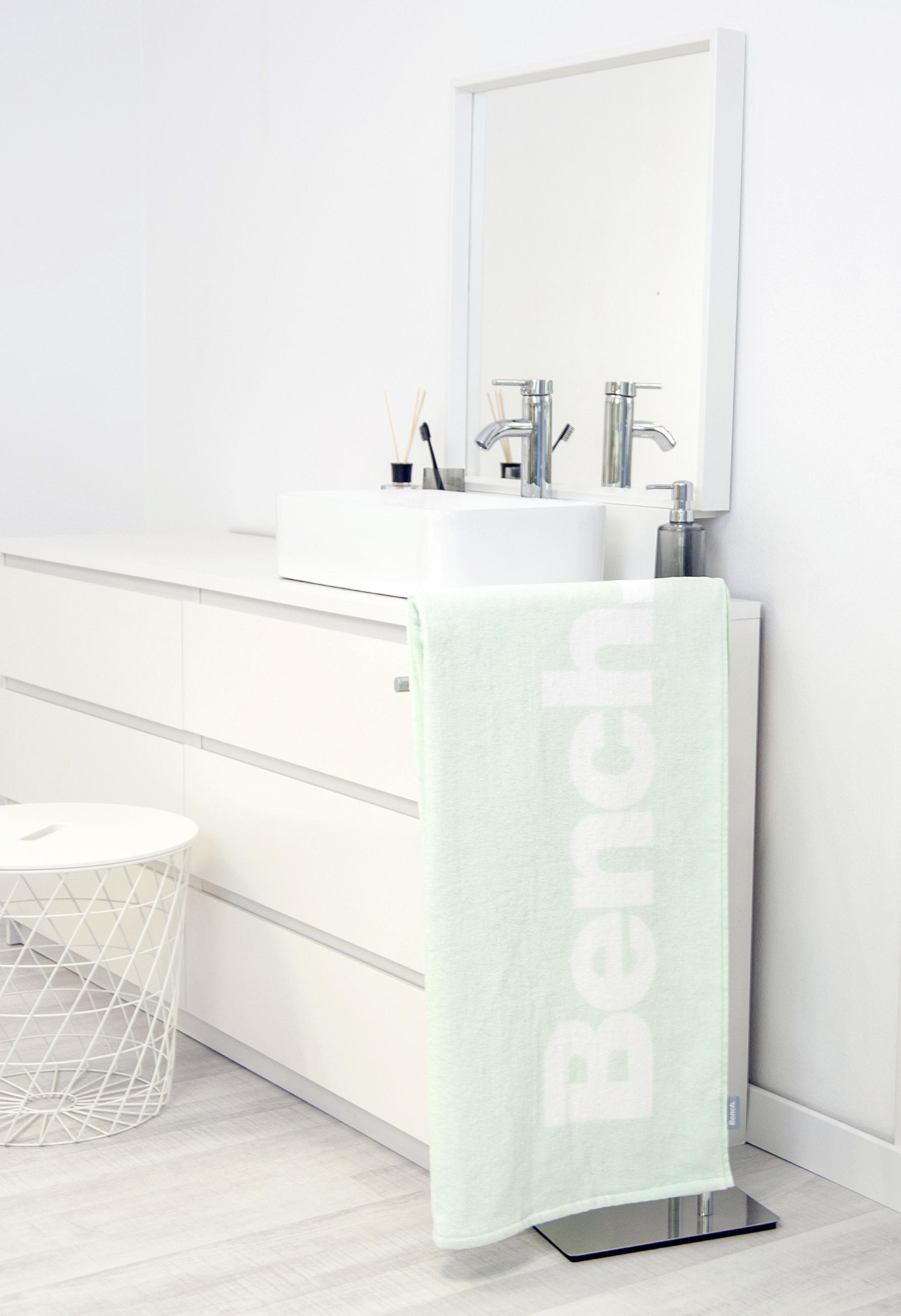 STRANDTUCH Grün, Weiß 80/180 cm - Weiß/Grün, KONVENTIONELL, Textil (80/180cm) - Bench