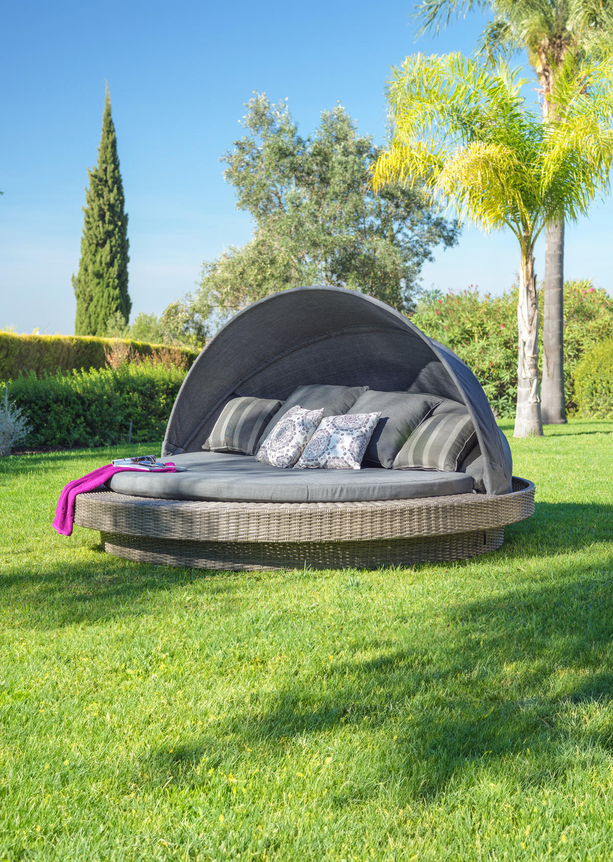 VONKAJŠIA POSTEĽ SO STRIEŠKOU, kov, plast, textil - sivá, Romantik / Landhaus, kov/textil (218/127/218cm) - Amatio