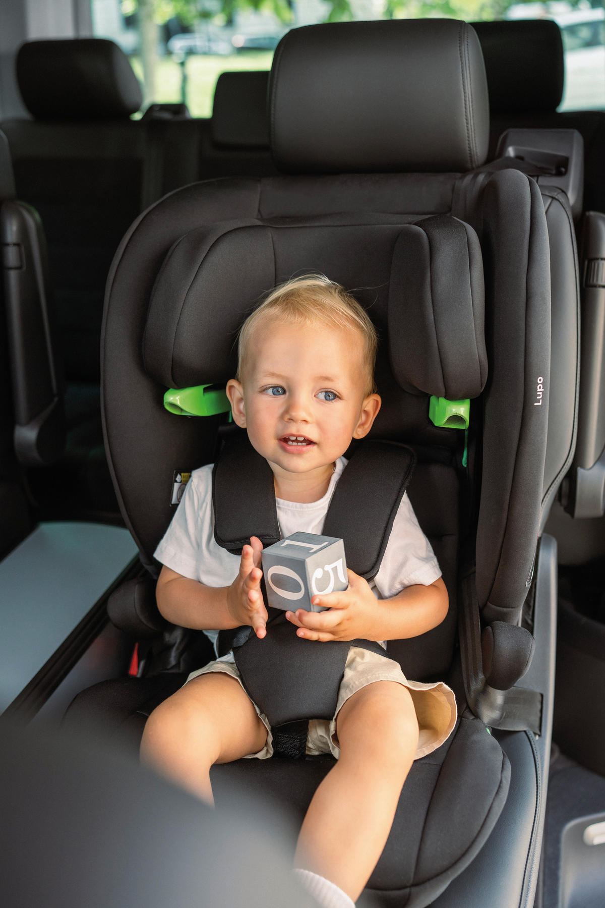 KINDERAUTOSITZ Lupo I-Size Black  - Schwarz, Basics, Kunststoff/Textil (44/62/48cm) - Osann