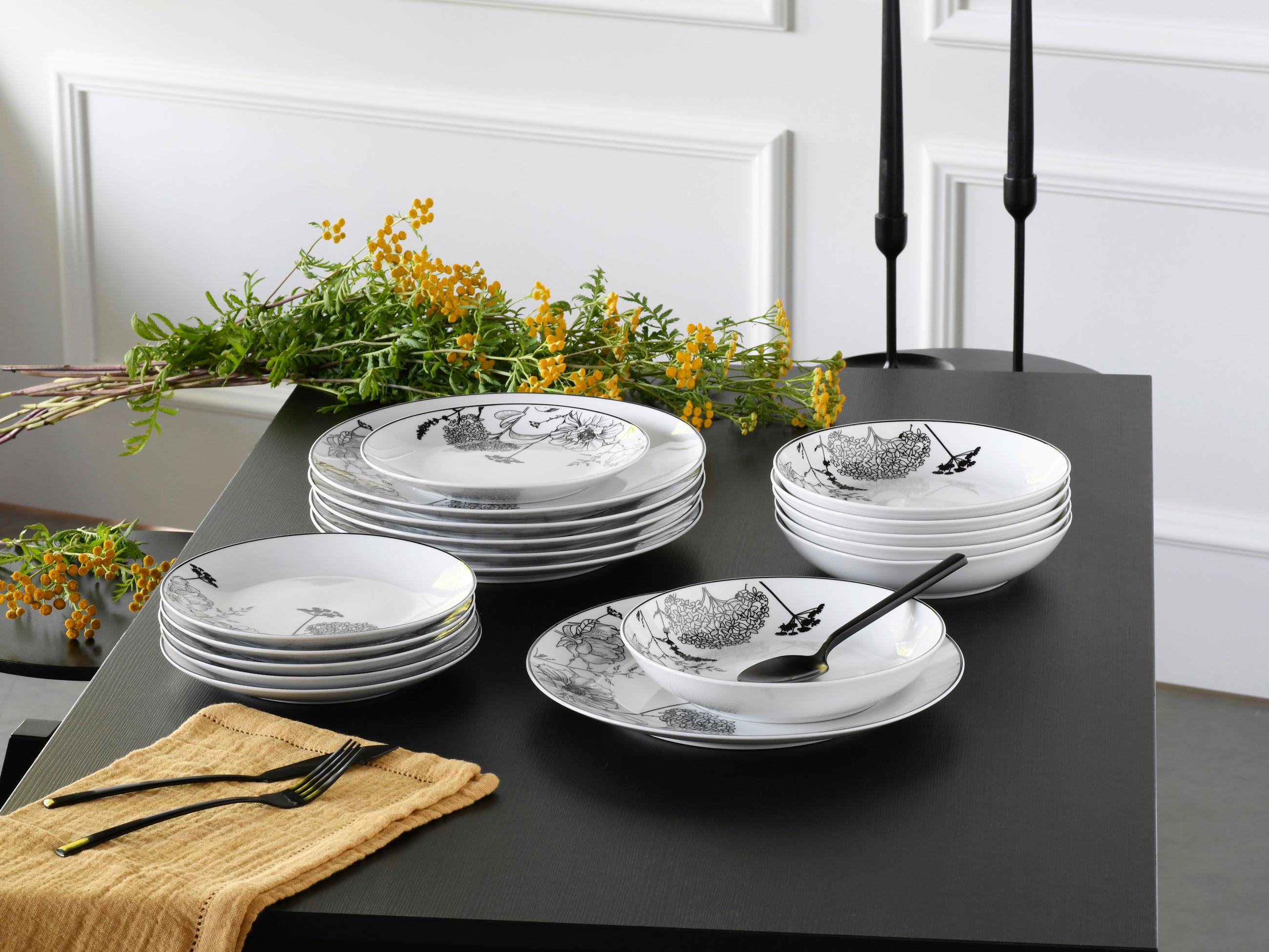 TAFELSERVICE Schwarz, Grauweiß 18-teilig Luna Black flower  - Grauweiß/Schwarz, Basics, Keramik - Creatable