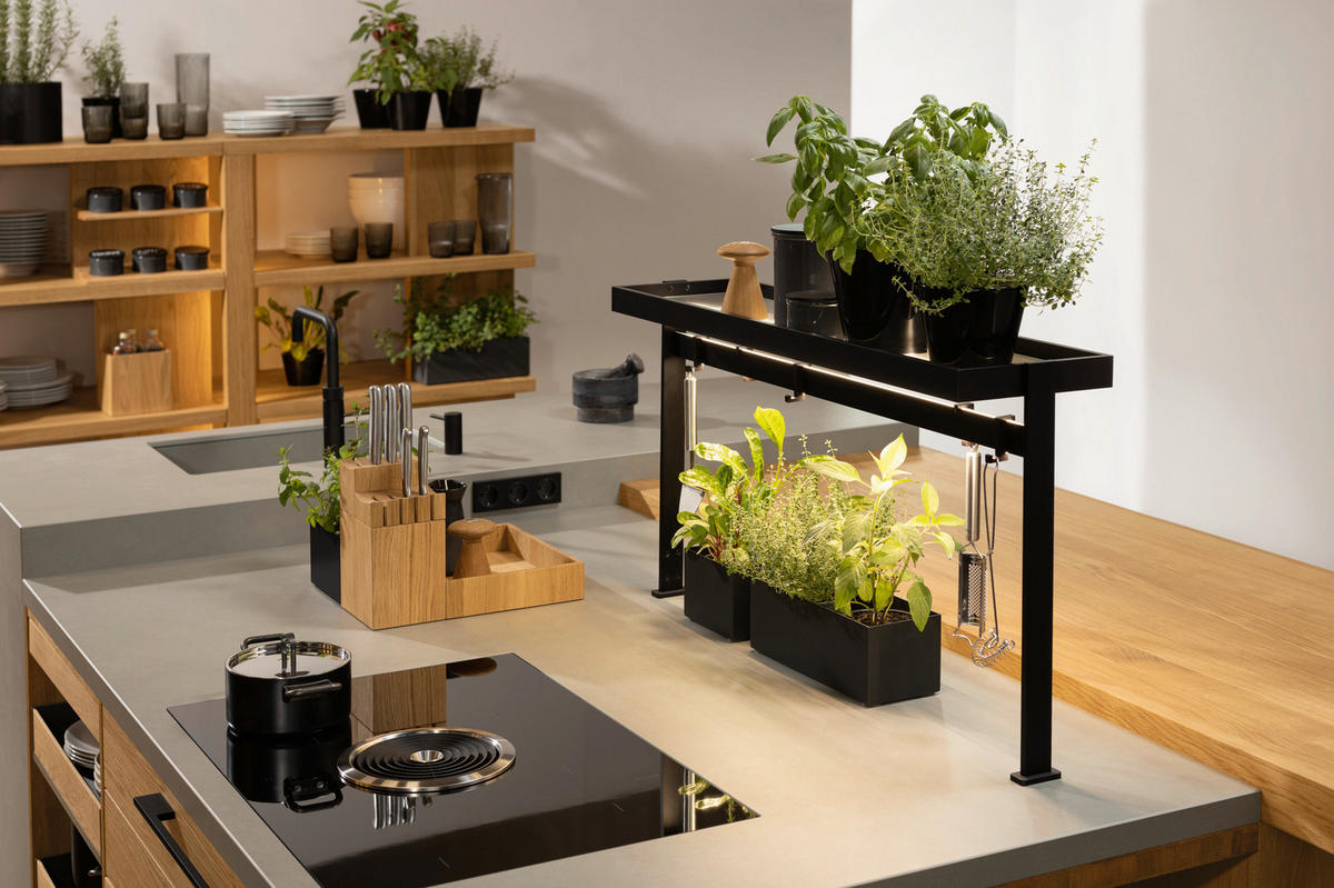 EINBAUKÜCHE   - Eichefarben, Design, Glas/Holz - TEAM 7