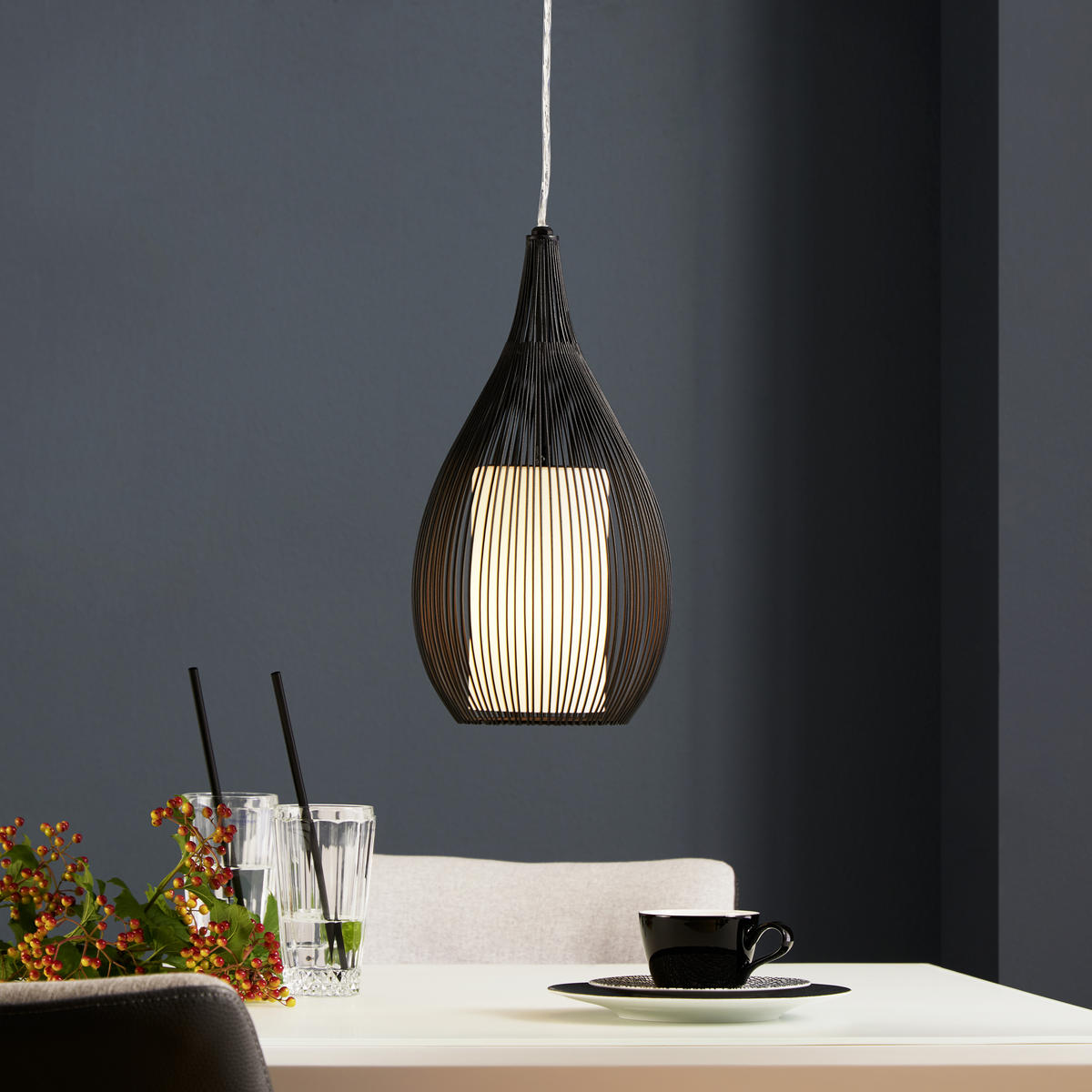 ZÁVĚSNÉ SVÍTIDLO, 19/110 cm  - bílá/černá, Design, kov/sklo (19/110cm) - Eglo