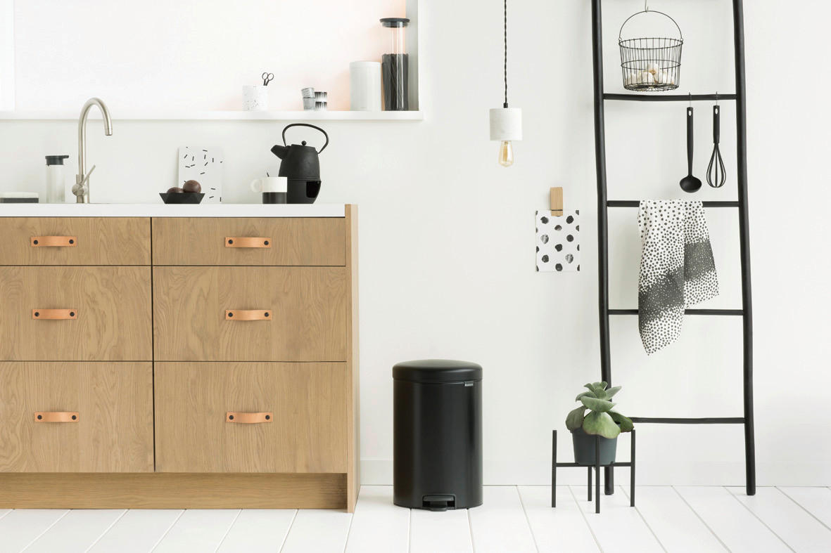 ODPADKOVÝ KÔŠ  20 l - čierna, Design, kov/plast (29/46,7/38cm) - Brabantia