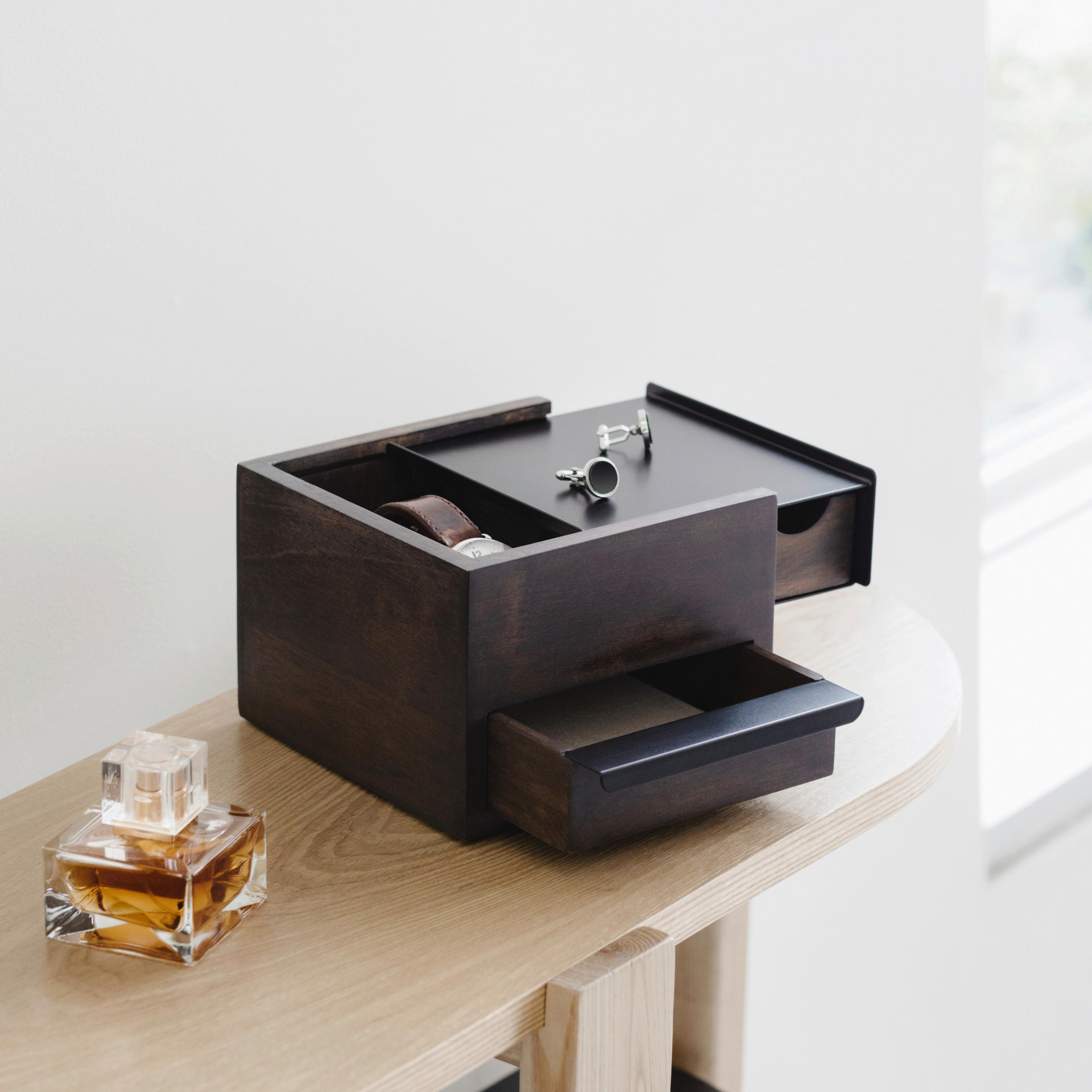 SMYCKESKRIN - valnötsfärgad/svart, Design, metall/trä (17/11,2/15,2cm) - Umbra