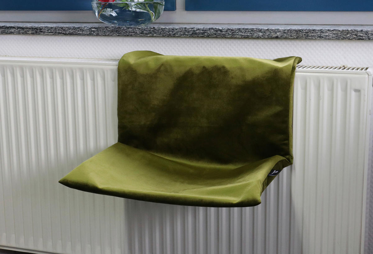 HAUSTIERKISSEN - Olivgrün, Textil/Metall (47/30/30cm)