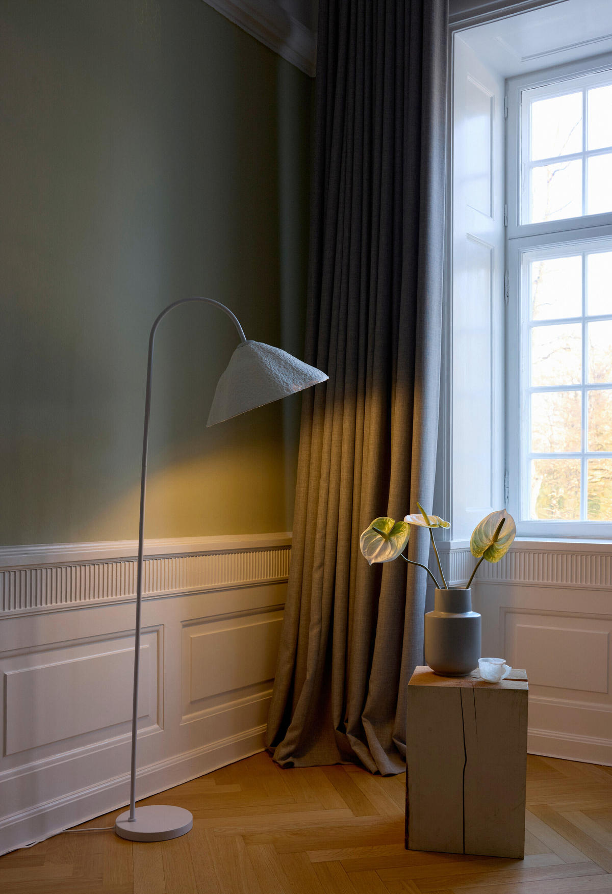 STEHLEUCHTE 39,6/56,8/153 cm    - Weiß, Design, Papier/Metall (39,6/56,8/153cm) - Osram