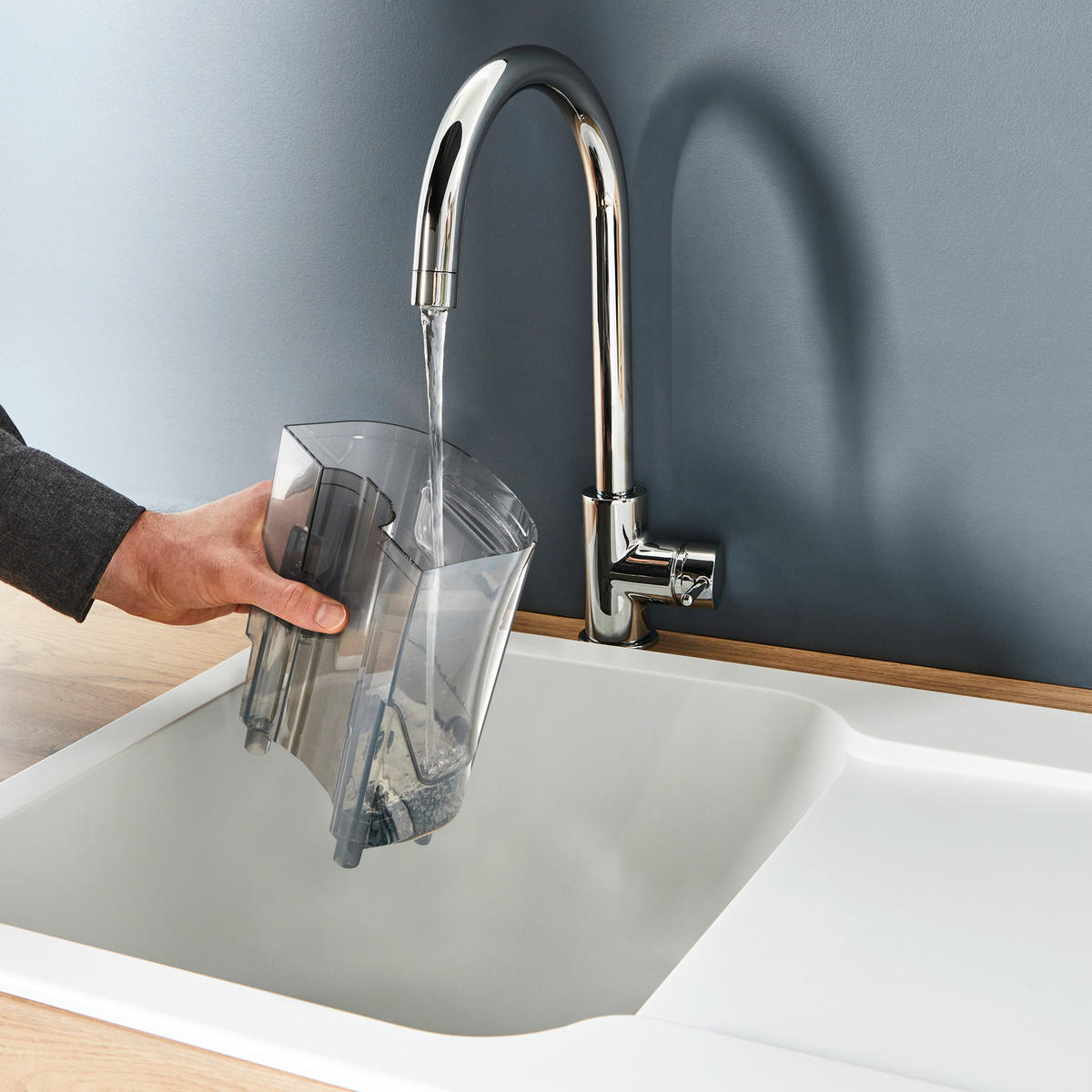 UREĐAJ ZA ČIŠĆENJE TVRDIH POD - boje kadulje, Basics, plastika (38,5/28,2/37,2cm)