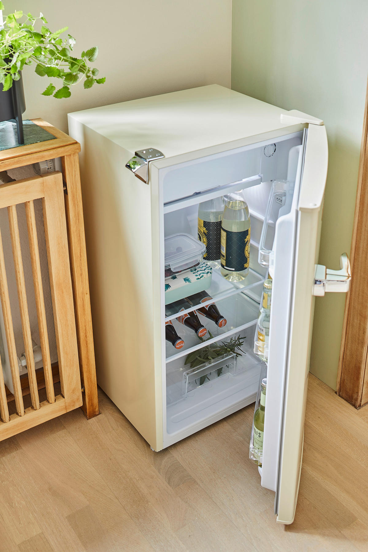 KYLSKÅP KG83C-52  - cremefärgad, Basics, metall/glas (47,4/83,1/44,7cm) - Respekta