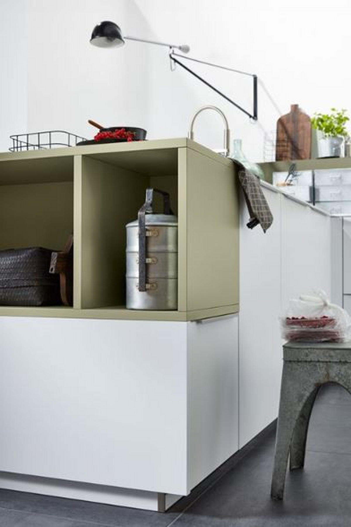BEÉPÍTHETŐ KONYHA - fehér, Design, faalapú anyag - Dieter Knoll