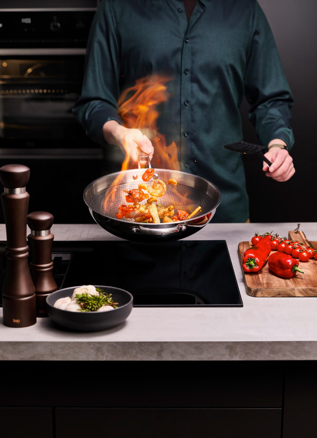 WOKPFANNE  - Edelstahlfarben, Basics, Metall (30/8cm) - Homeware Profession.