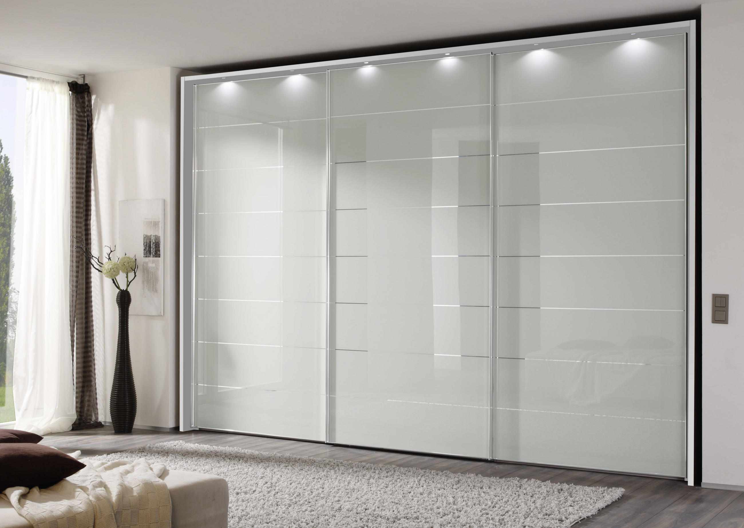 SCHWEBETÜRENSCHRANK 336/222/68 cm 3-türig Silberfarben, Weiß  - Chromfarben/Silberfarben, Design, Glas/Holzwerkstoff (336/222/68cm) - Moderano