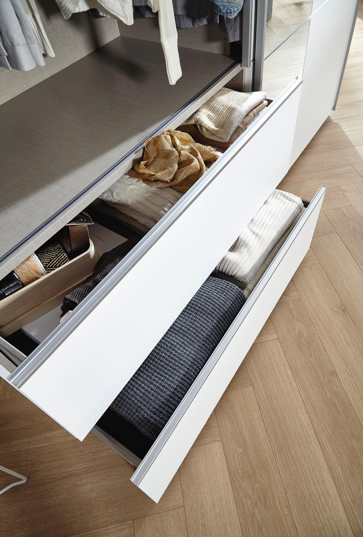 SCHWEBETÜRENSCHRANK  in Weiß  - Alufarben/Weiß, MODERN, Holzwerkstoff (131/210/59cm) - Rauch Möbel