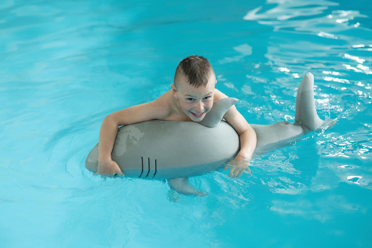 SCHWIMMTIER - Grau, KONVENTIONELL, Textil (45/111/38cm)