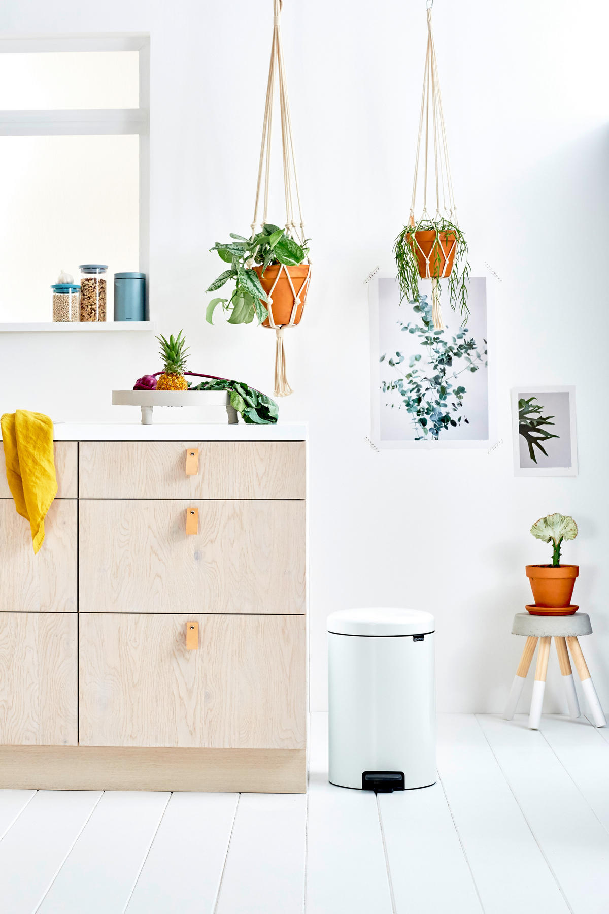 ODPADKOVÝ KÔŠ  20 l - biela, Design, kov/plast (29/46,7/38cm) - Brabantia