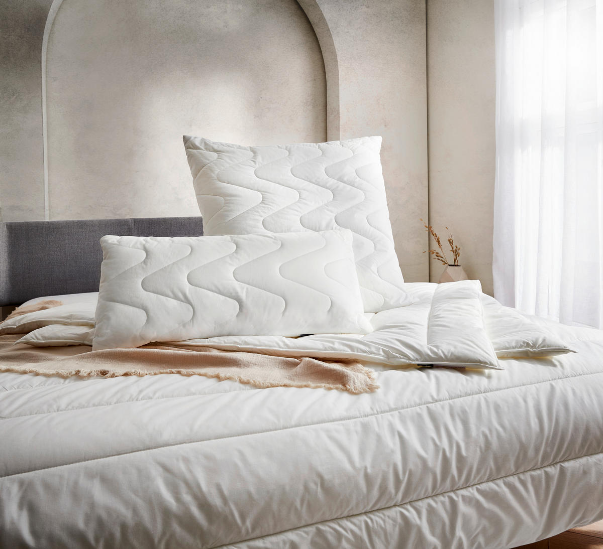 CELOROČNÍ PŘIKRÝVKA, 135/200 cm, polyester - bílá, Design, textil (135/200cm) - Centa-Star