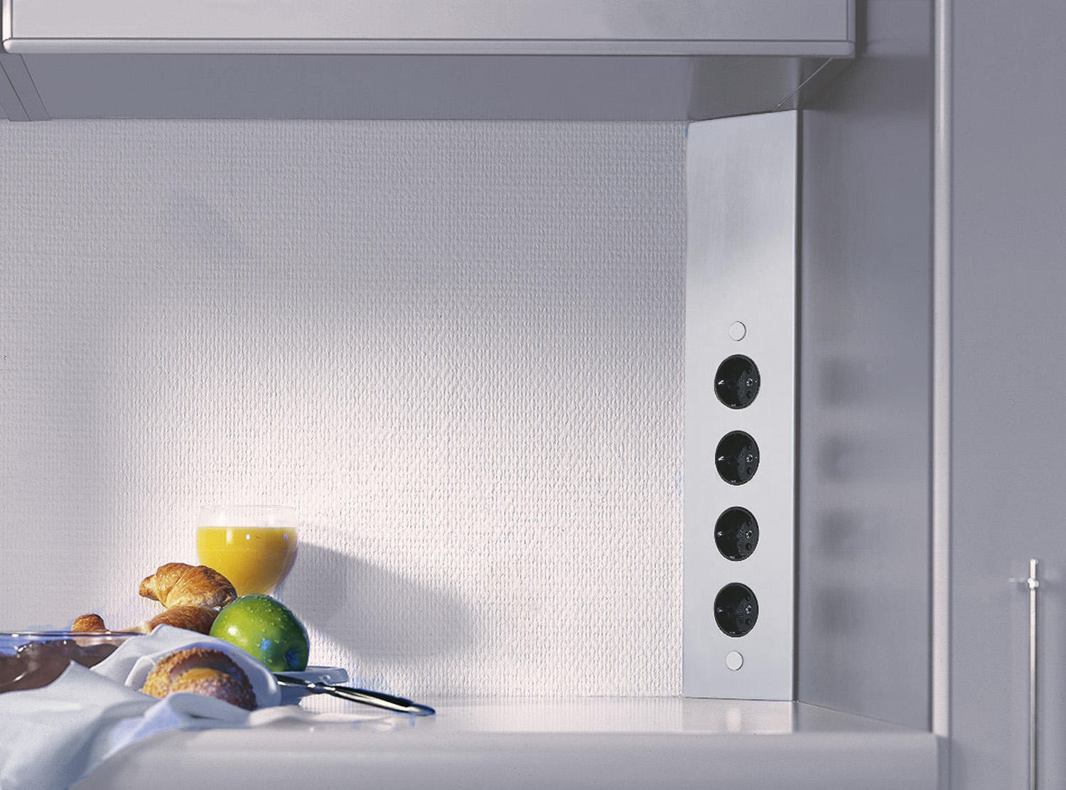 Ecksteckdosenleiste Küche Edelstahl, BxH: 8,2x46 cm