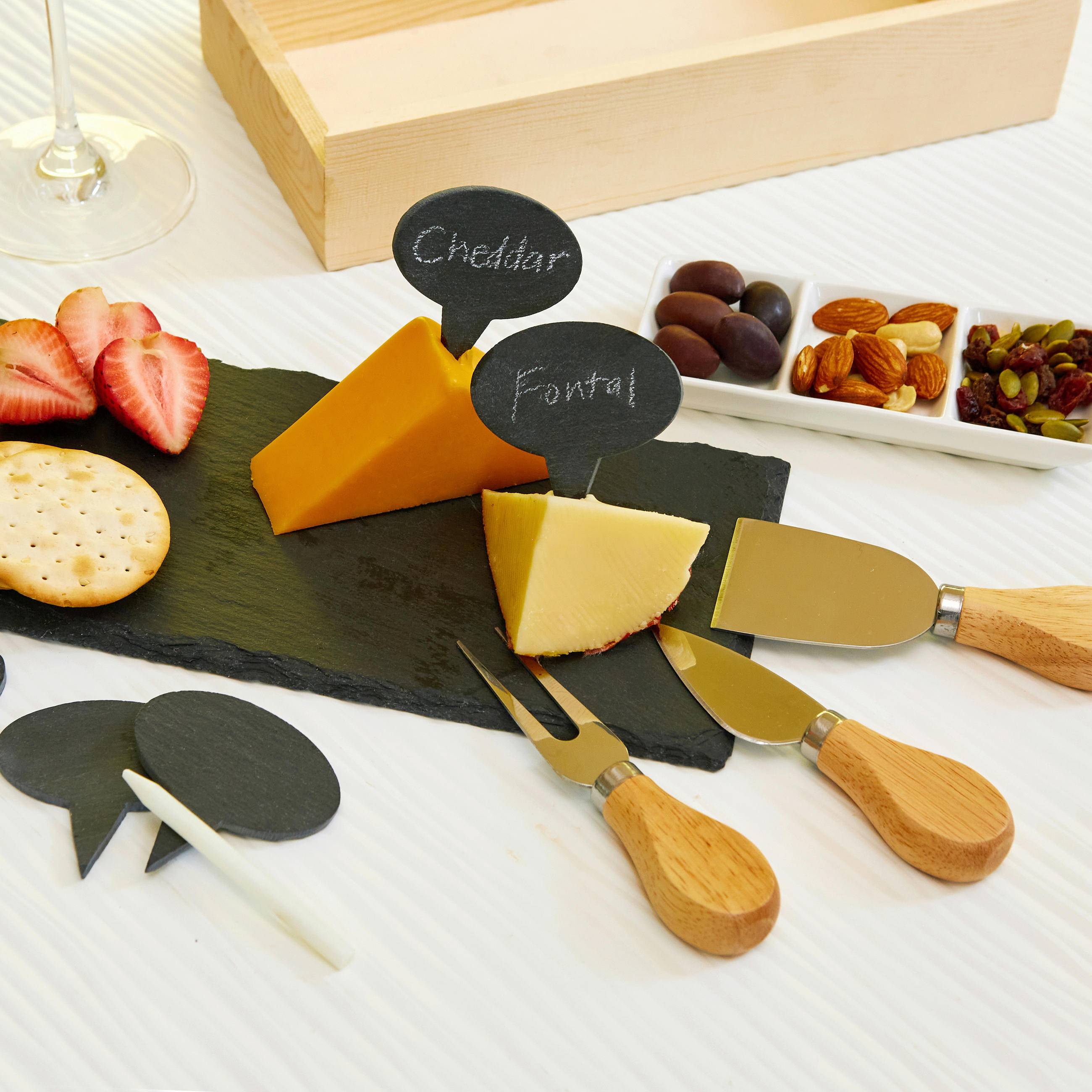 SADA NA ŘEZÁNÍ SÝRA,  - Basics, kov/dřevo (14/3,8/27cm) - Kikkerland