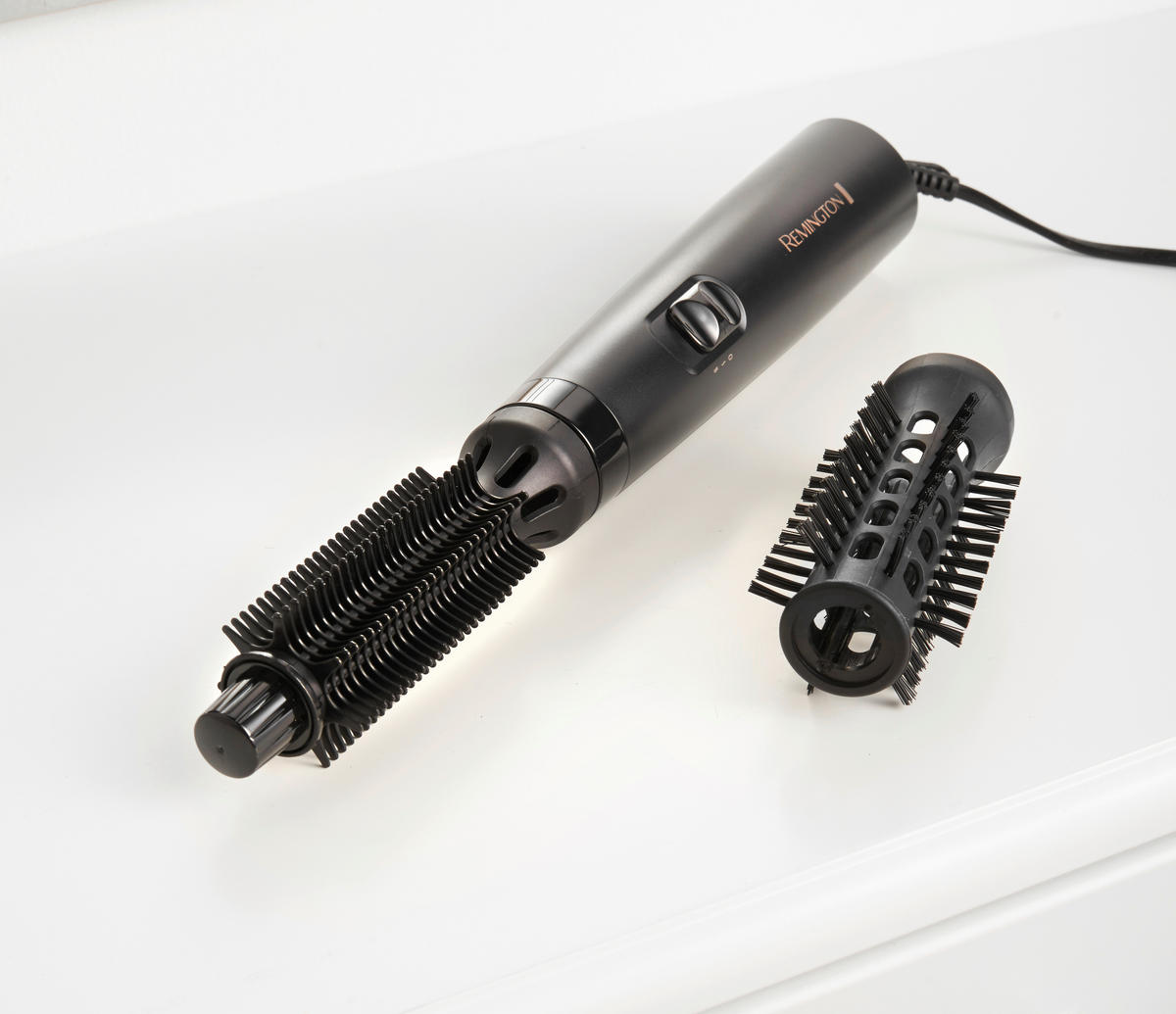 HAARSTYLER - Schwarz, Basics, Kunststoff (4,5/4,5/33cm) - Russell Hobbs