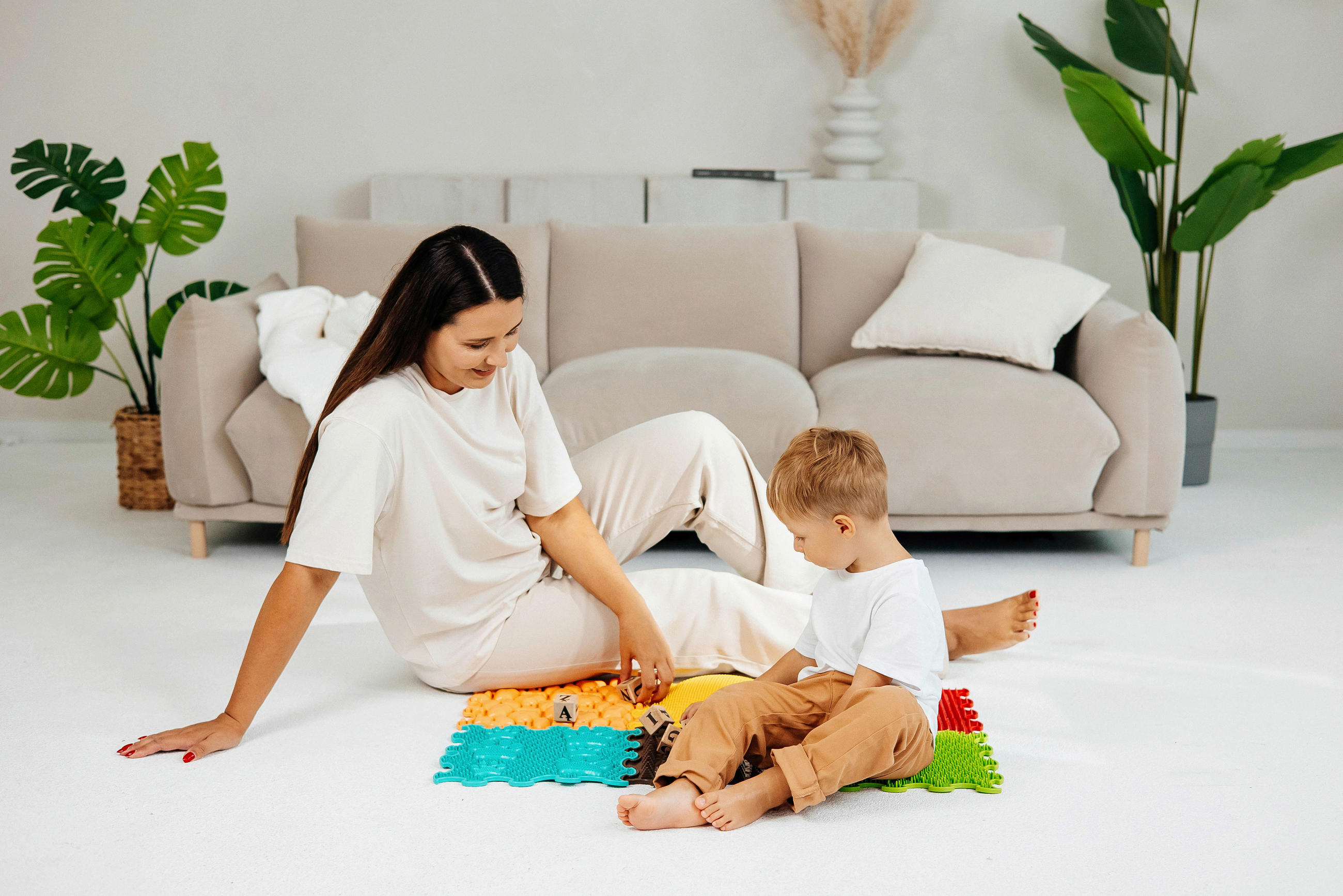 Thumbnail - Cliff Spielmatte Ortoto, Mehrfarbig, Kunststoff, 30x30 cm, Teppiche & Böden, Teppiche, Teppich Kinderzimmer