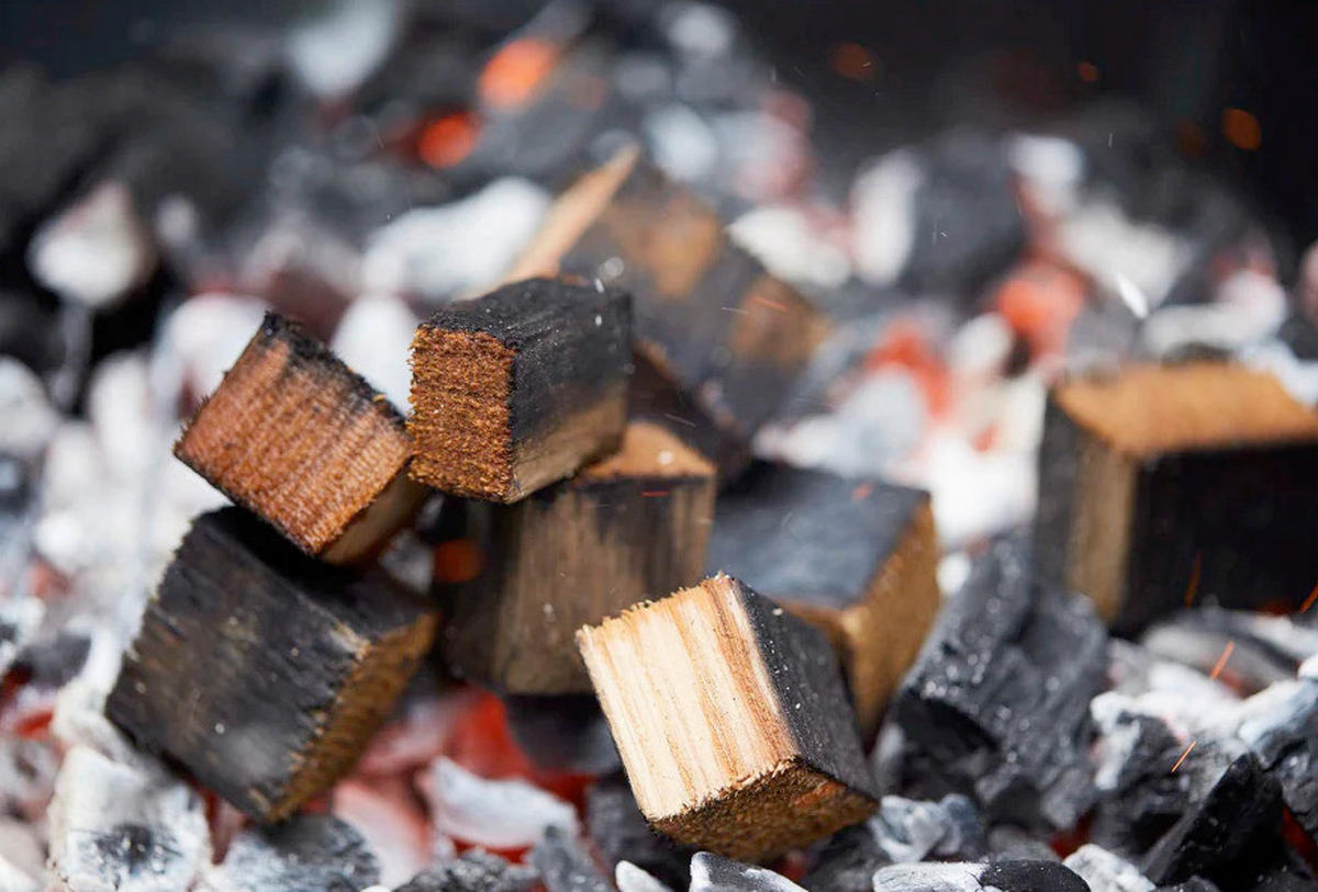 BRIKETI ZA ŽAR - svetlo rjava, Basics, les (0,9kg)