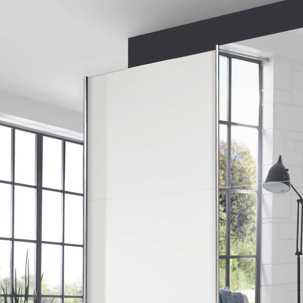 SCHWEBETÜRENSCHRANK in Weiss  - Chromfarben/Weiss, Modern, Glas/Holzwerkstoff (250/216/65cm) - MID.YOU