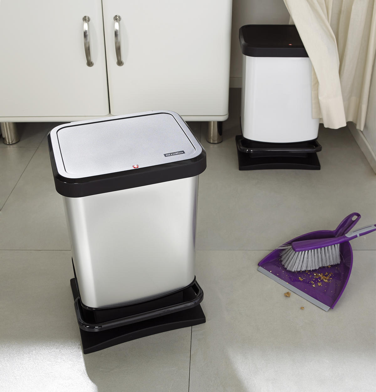 ODPADKOVÝ KÔŠ  20 l - čierna/biela, Konventionell, plast (29,3/26,6/45,7cm) - Rotho