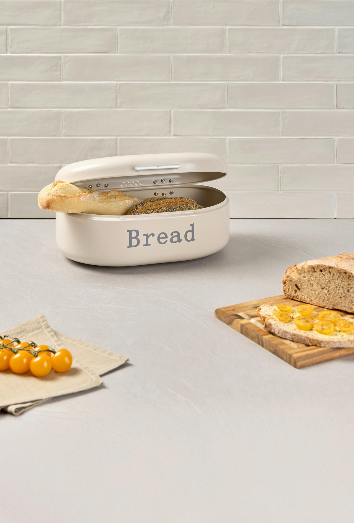 CHLEBNÍK - barvy stříbra/průhledné, Konvenční, kov/plast (33,5/23,5/14,5cm) - Homeware Profession.