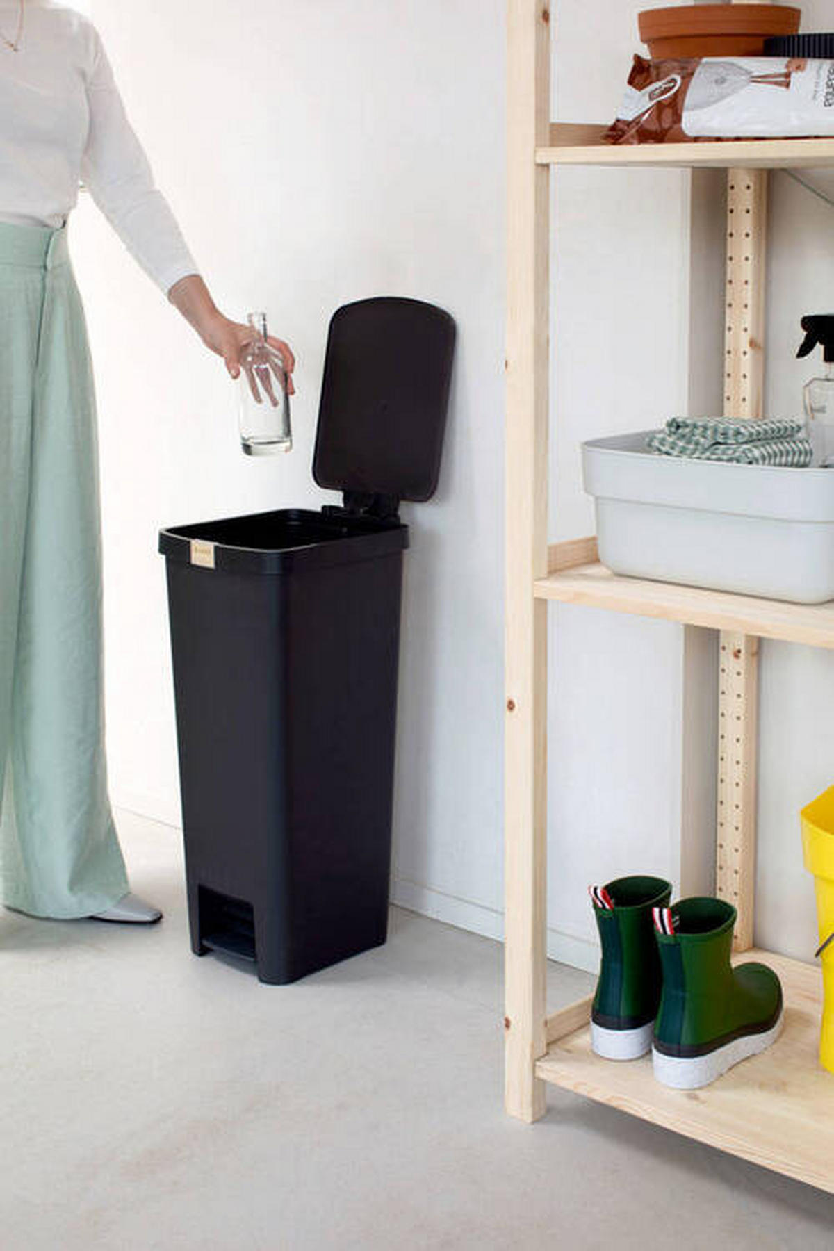ODPADKOVÝ KOŠ  40 l - tmavě šedá, Basics, plast (28/66.6/35.2cm) - Brabantia