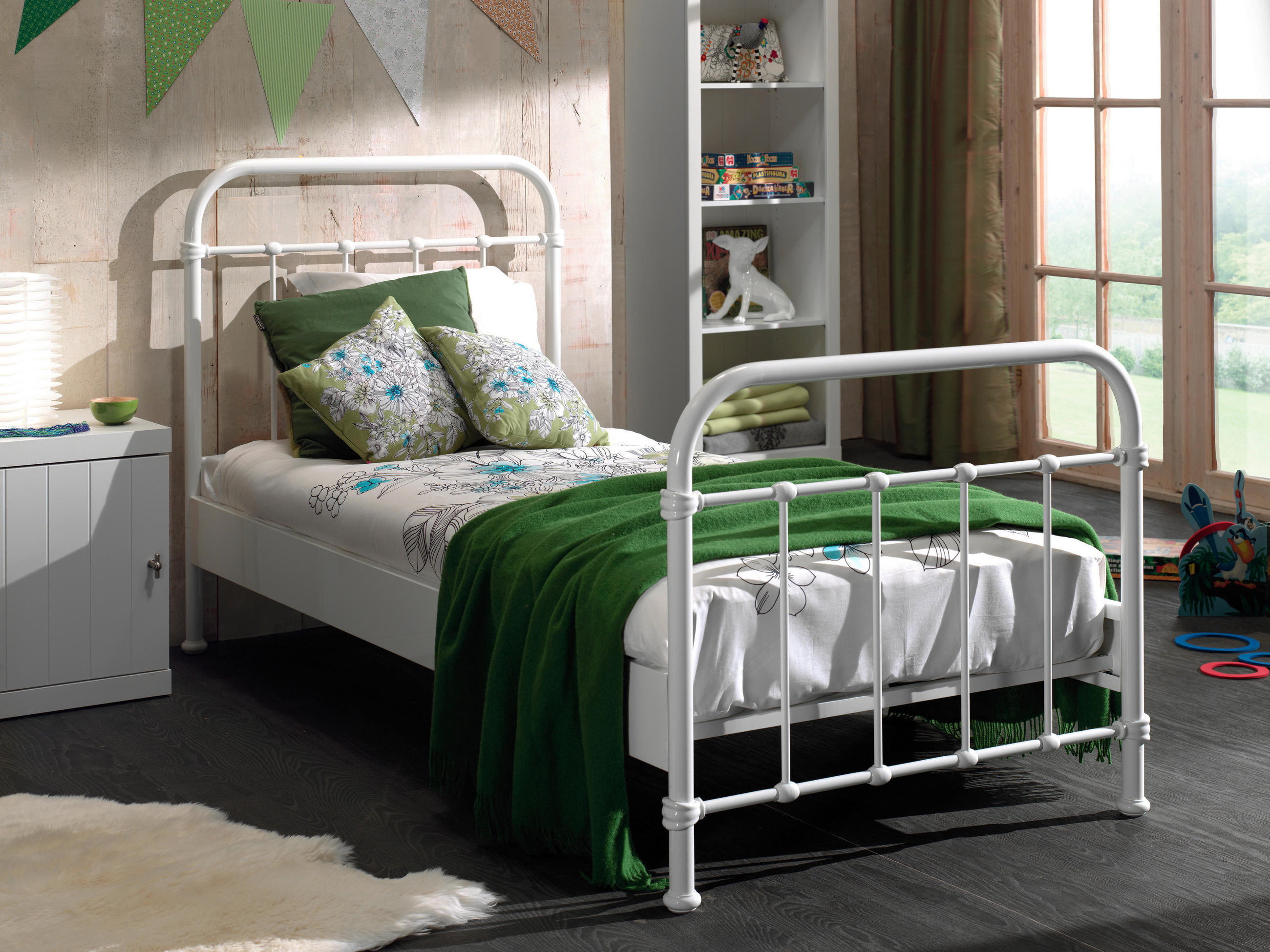 KINDER-/JUNIORBETT 90/200 cm  in Weiß  - Weiß, ROMANTIK / LANDHAUS, Holzwerkstoff/Metall (90/200cm) - Vipack