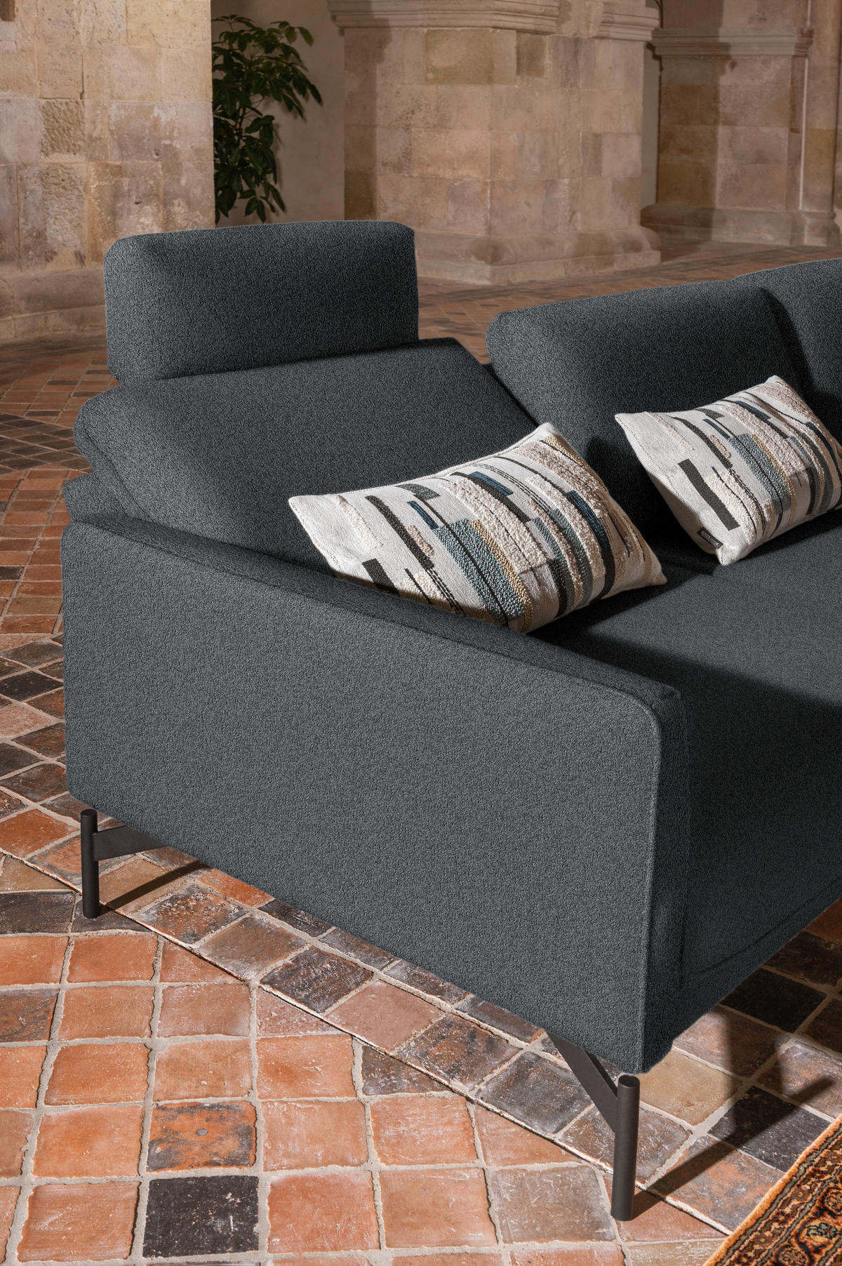 ECKSOFA in Flachgewebe, Struktur Grau  - Anthrazit/Grau, Design, Textil/Metall (254/230cm) - Johann Jakob