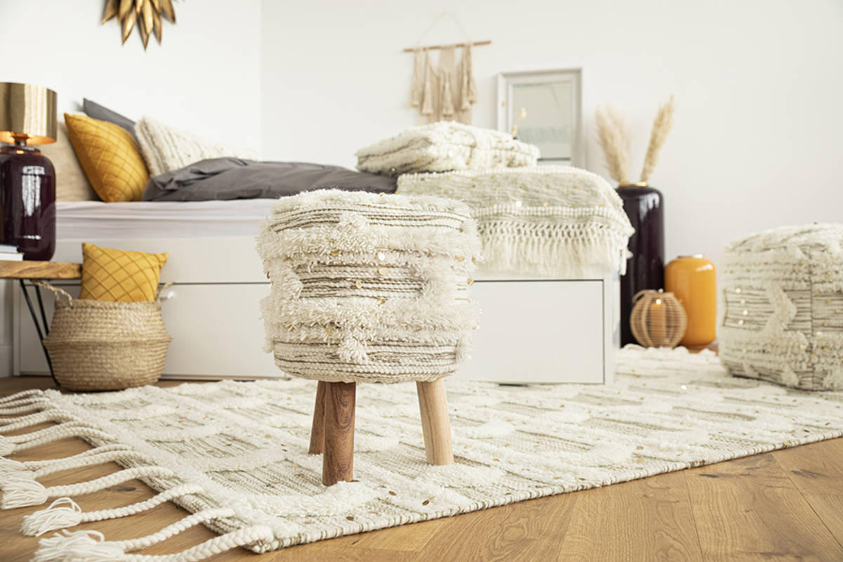 HOCKER Makramee Akazie Creme, Olivgrün  - Creme/Olivgrün, Trend, Holz/Textil (38/50/38cm) - Kayoom