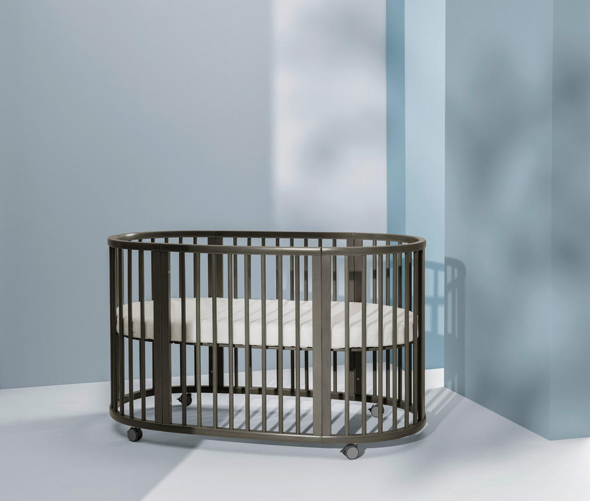 GITTERBETT Sleepi V3  141/74/78 cm   - Anthrazit, Basics, Holz (141/74/78cm) - Stokke
