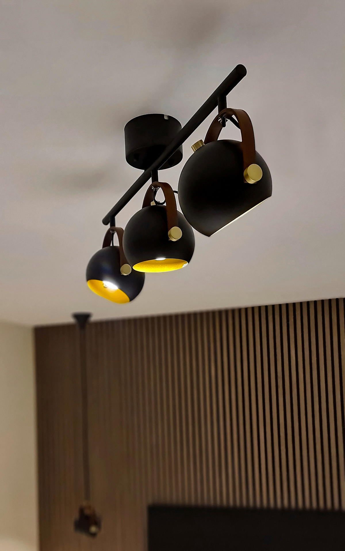 TAKLAMPA  - brun/mässingsfärgad, Design, metall/textil (76/32/15cm)