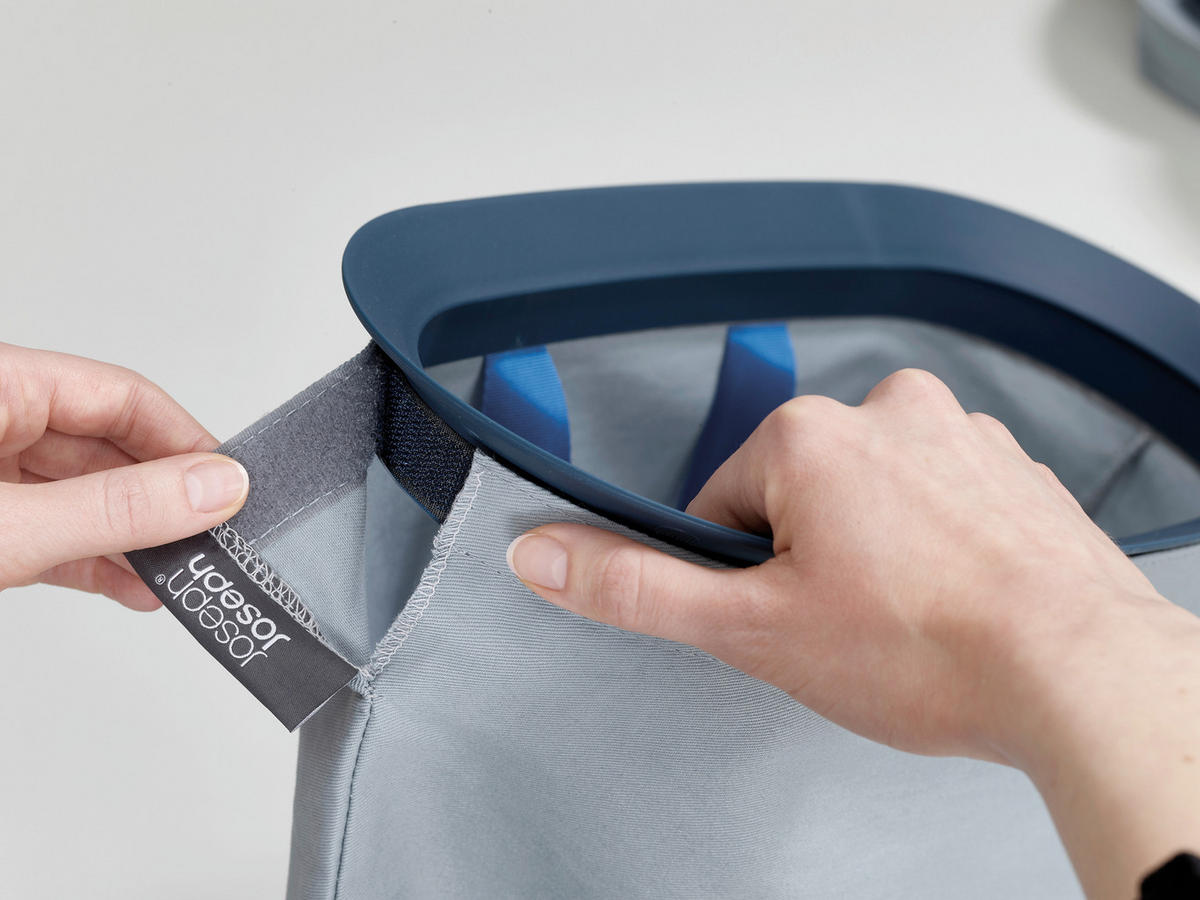 KOŠ ZA PERILO - črna, Basics, umetna masa/tekstil (56/71/39,5cm) - Joseph Joseph