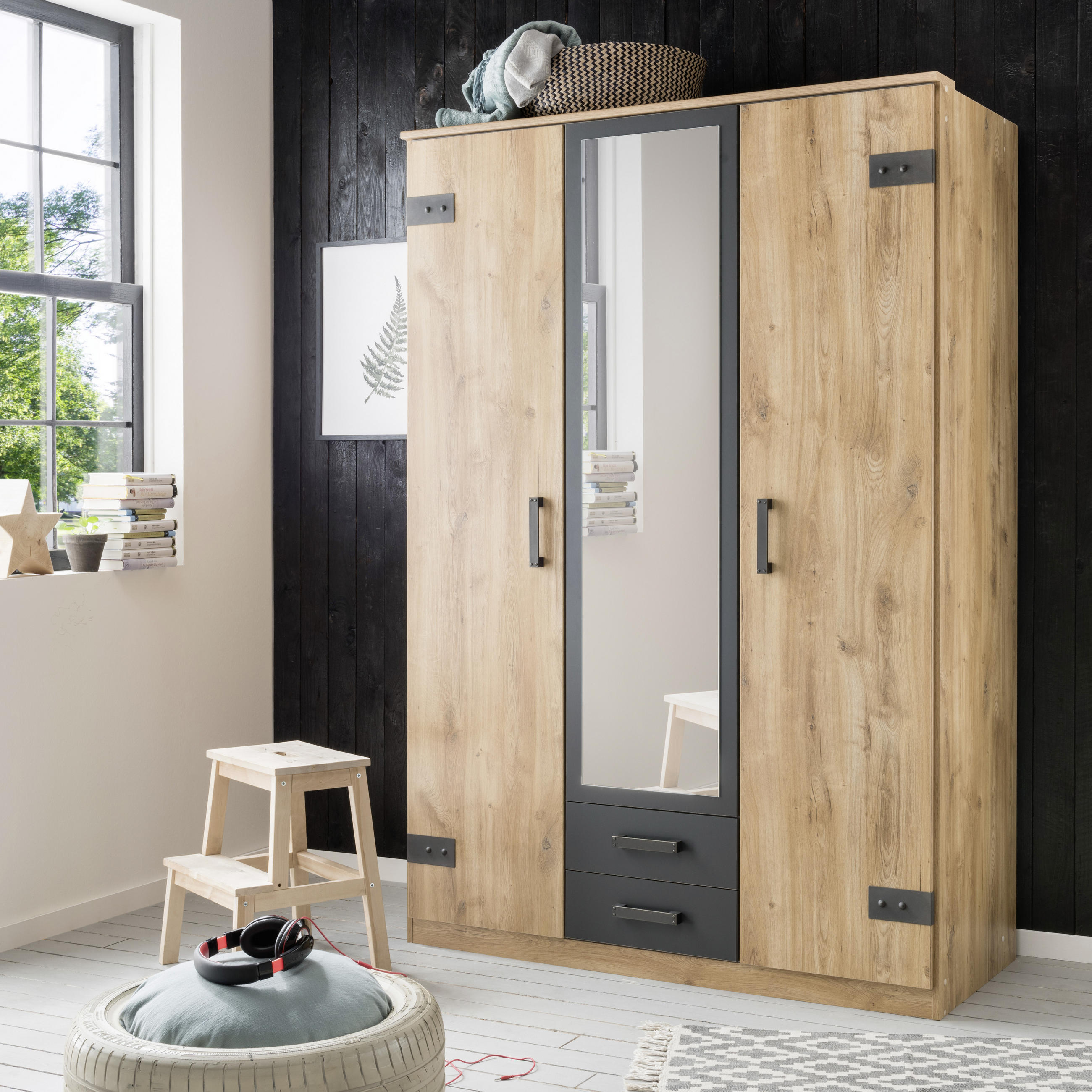 ŠATNÍKOVÁ SKRIŇA, grafitová, farby duba, 135/199/58 cm - farby duba/grafitová, Design, kompozitné drevo/plast (135/199/58cm) - Stylife