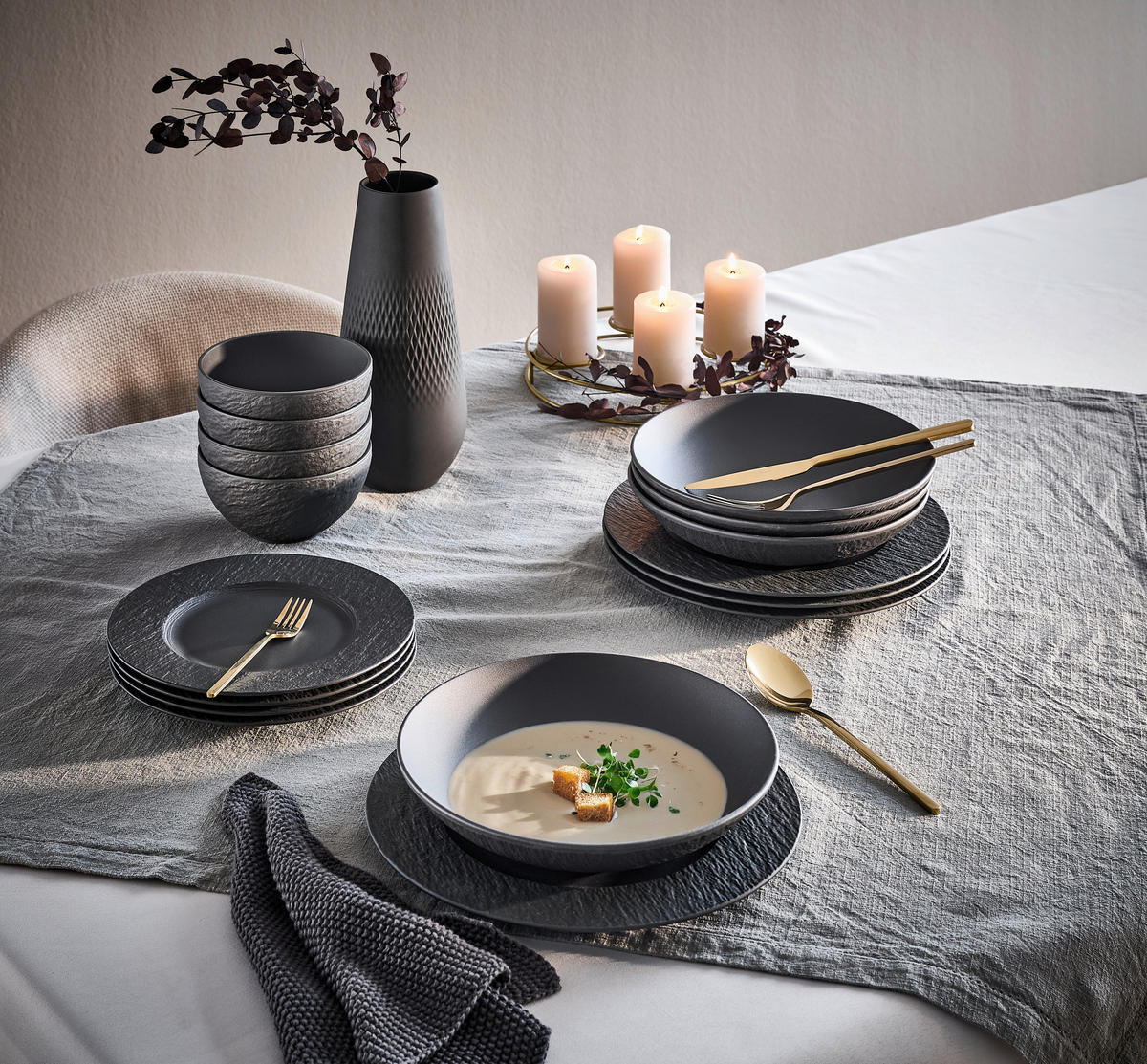 KOMBINIRANI SERVIS  Manufacture Rock   16-delni     - črna, Design, keramika - Villeroy & Boch