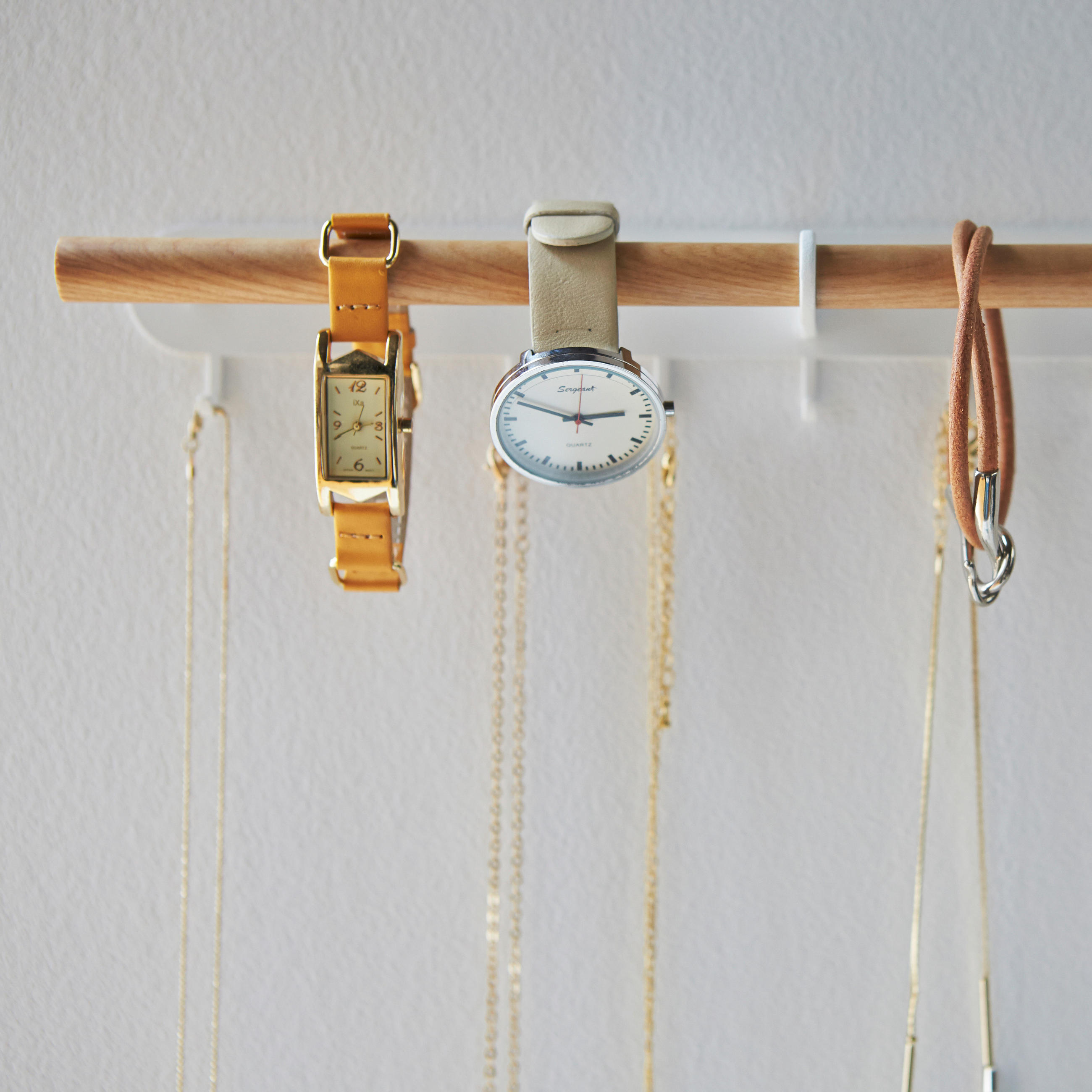 SCHMUCKHALTER - Weiss, Basics, Holz/Metall (32/4,5/6,7cm)