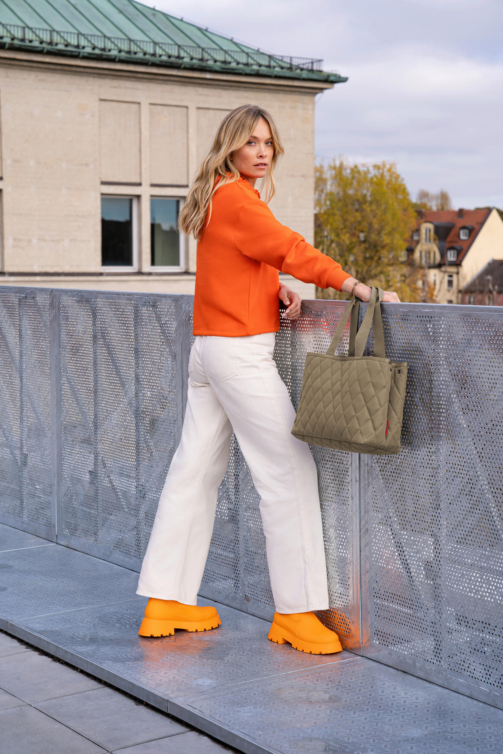 SHOPPER olivově zelená - olivově zelená/tmavě modrá, Basics, textil (39/28/16cm) - Reisenthel