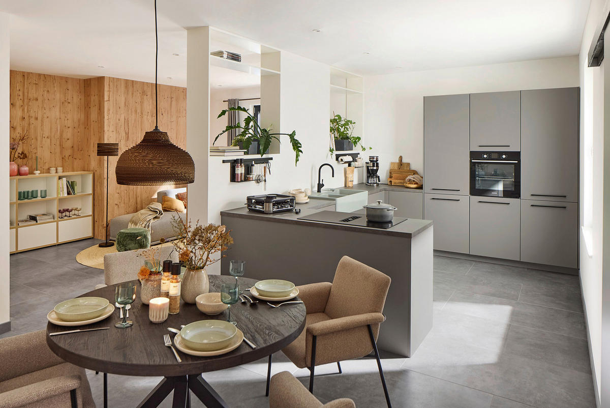 HÄLL MED INBYGGD KÖKSFLÄKT 2300630835201-45  - svart, Basics, glas (83/20/51,5cm) - Respekta