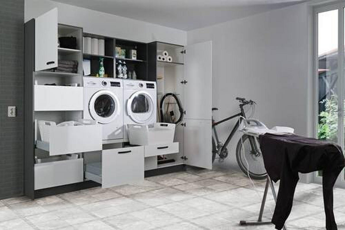 HAUSWIRTSCHAFTSRAUM  in Anthrazit, Weiß  - Anthrazit/Weiß, Basics, Holzwerkstoff (310/190cm) - Express
