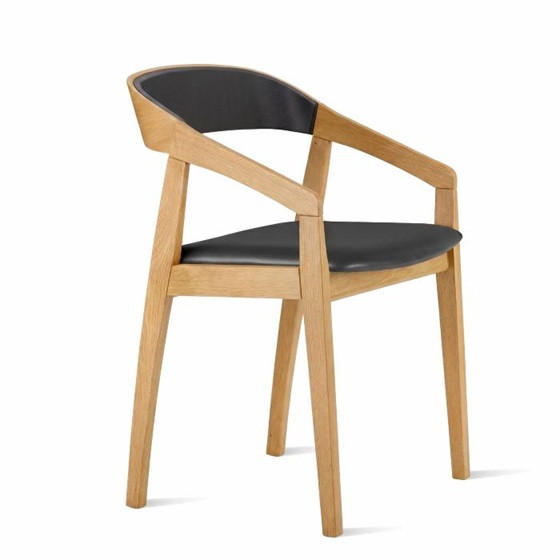 STOL MED ARMSTÖD  läderutbud, tygutbud  äkta läder  svart, ekfärgad  - svart/ekfärgad, Lifestyle, läder/trä (50/77/51cm) - Skovby