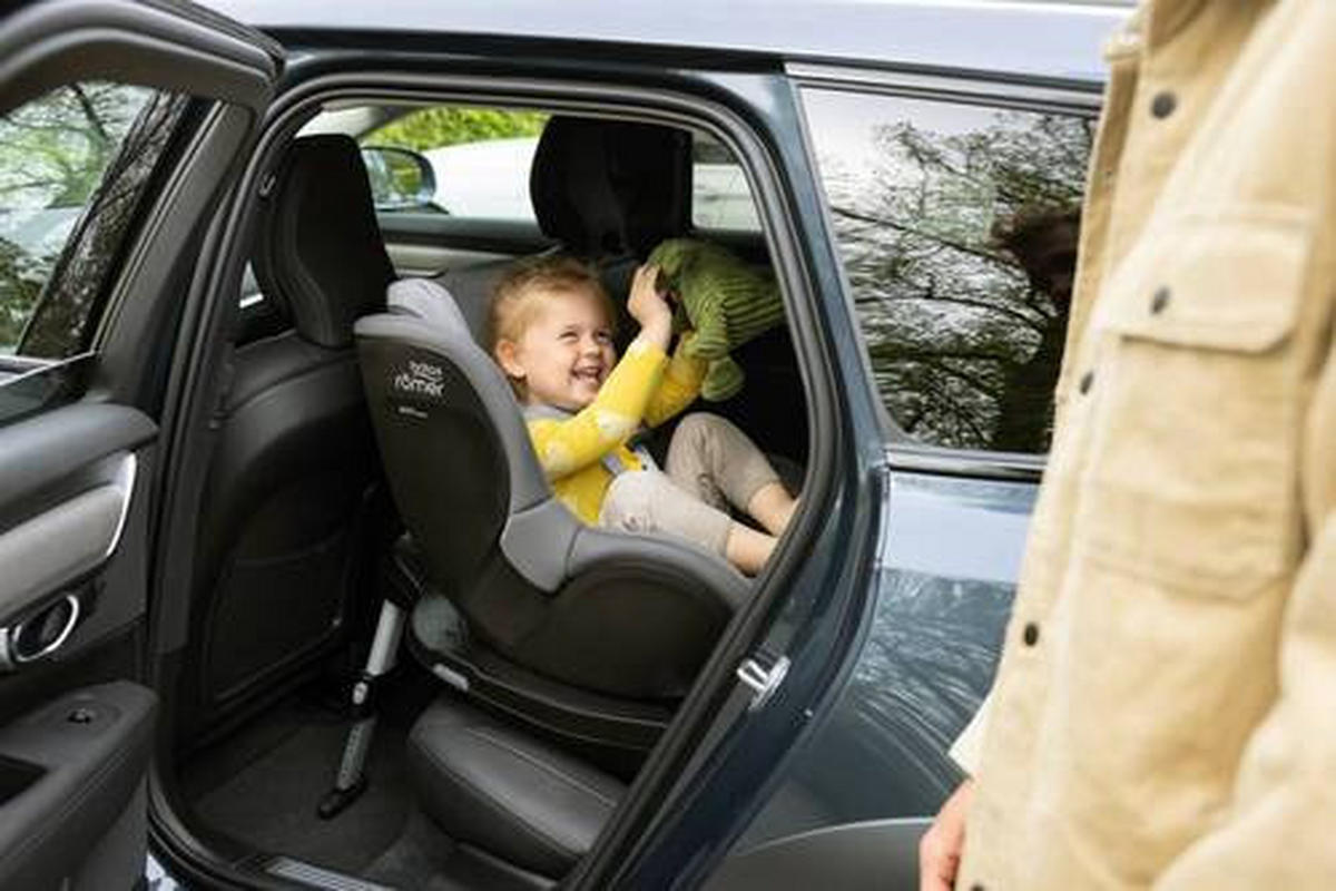 REBOARDER-KINDERSITZ DUALFIX PRO M  - Dunkelgrau/Grau, Basics (44/48/74cm) - Britax Römer