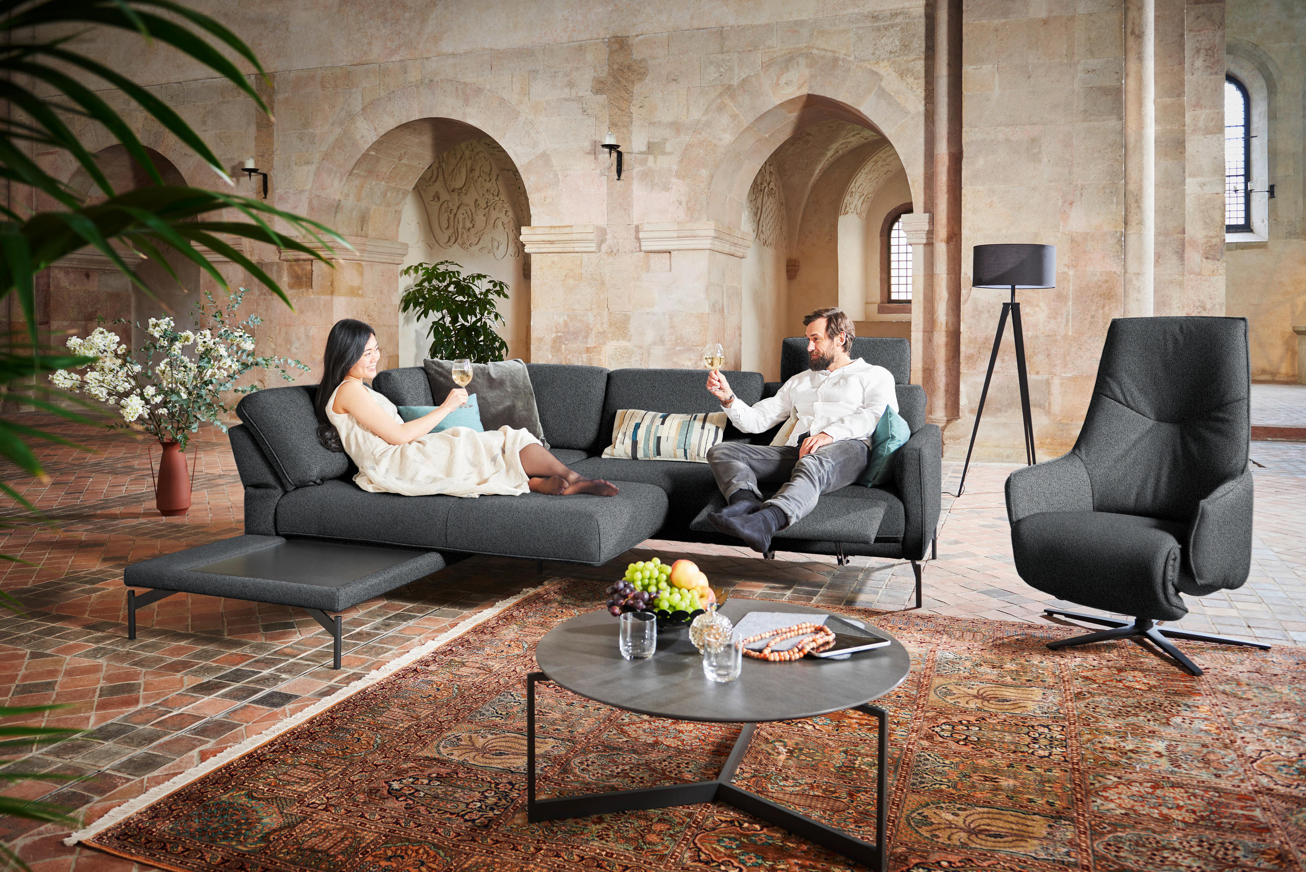 ECKSOFA in Flachgewebe, Struktur Grau  - Anthrazit/Grau, Design, Textil/Metall (230/254cm) - Johann Jakob