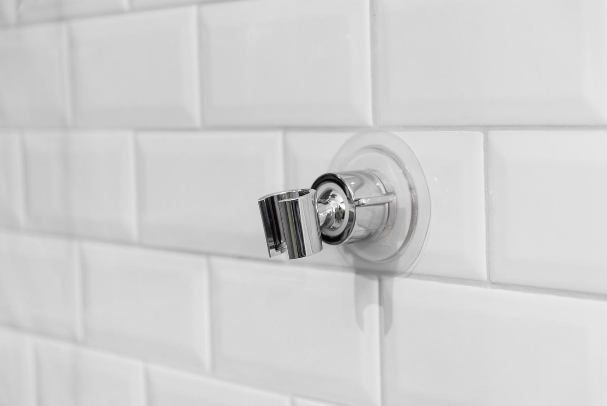 BRAUSEHALTERUNG   - Chromfarben, Basics, Kunststoff (8/7,5/8cm) - Wenko