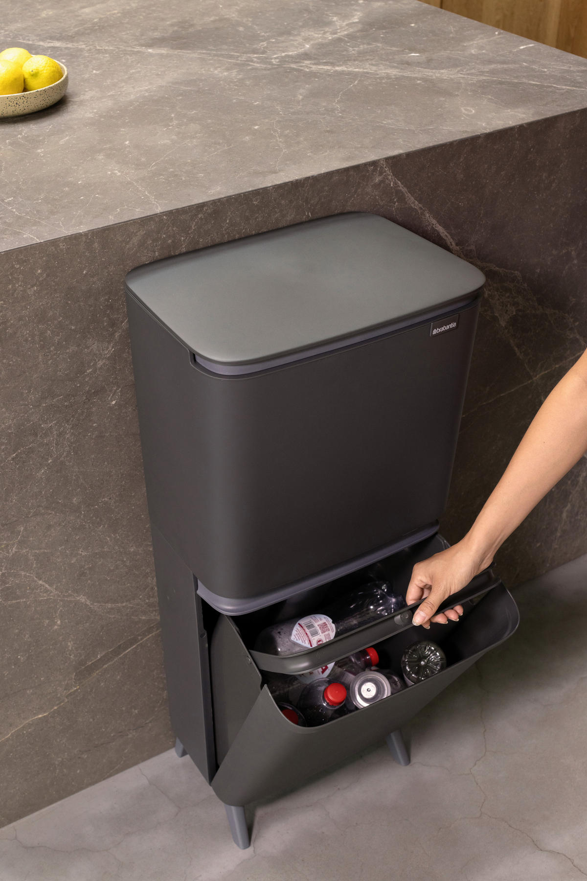 HULLADÉKGYŰJTŐ RENDSZER - fekete/szürke, Basics, műanyag (45l) - Brabantia
