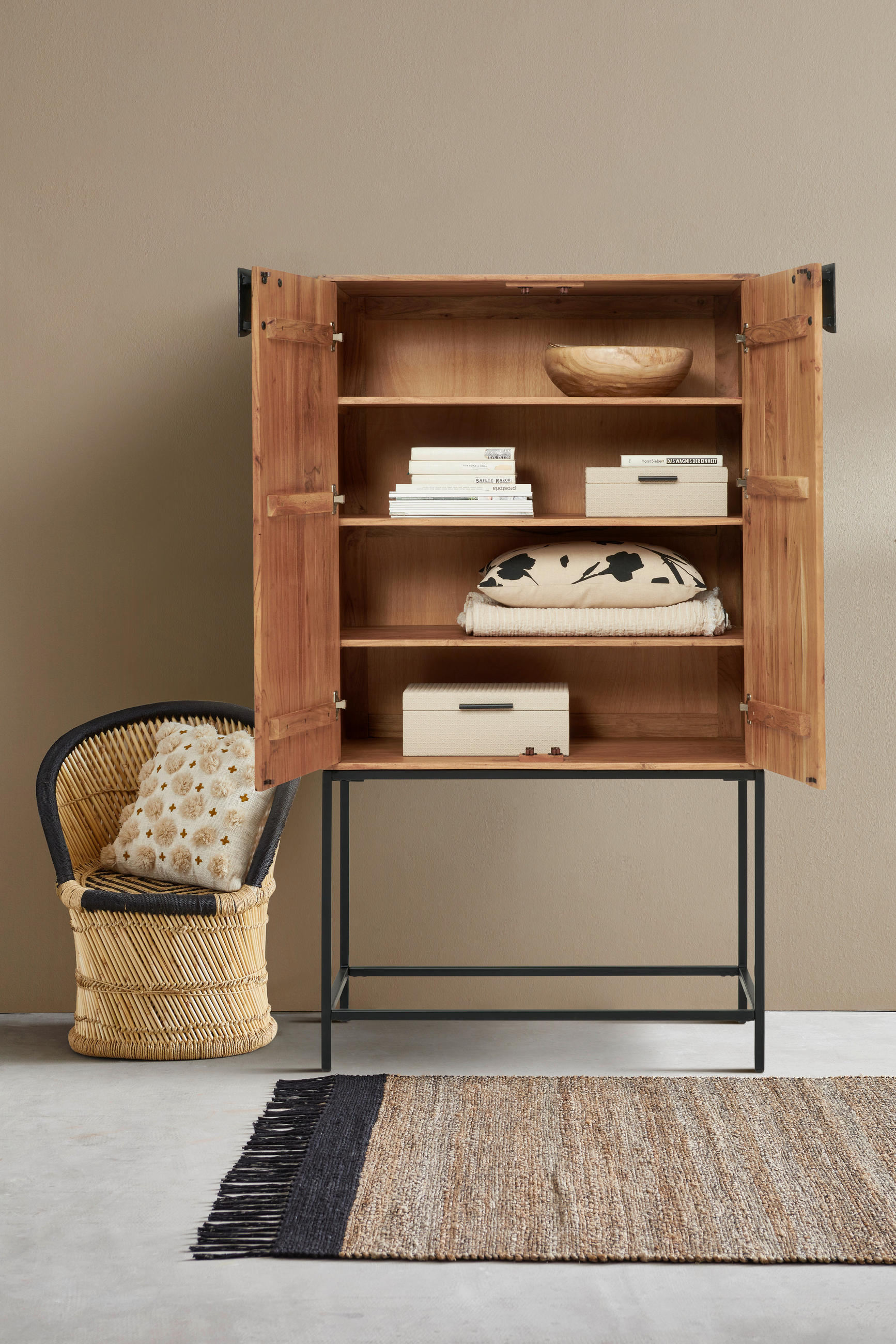 HÖG BYRÅ  i 90/160/42 cm  - svart/akaciefärgad, Trend, metall/trä (90/160/42cm) - Ambia Home