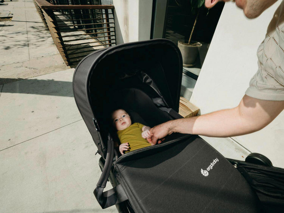 KOŠARA ZA SPAVANJE  METRO 3   - crna, Basics (77/36/57cm) - Ergobaby