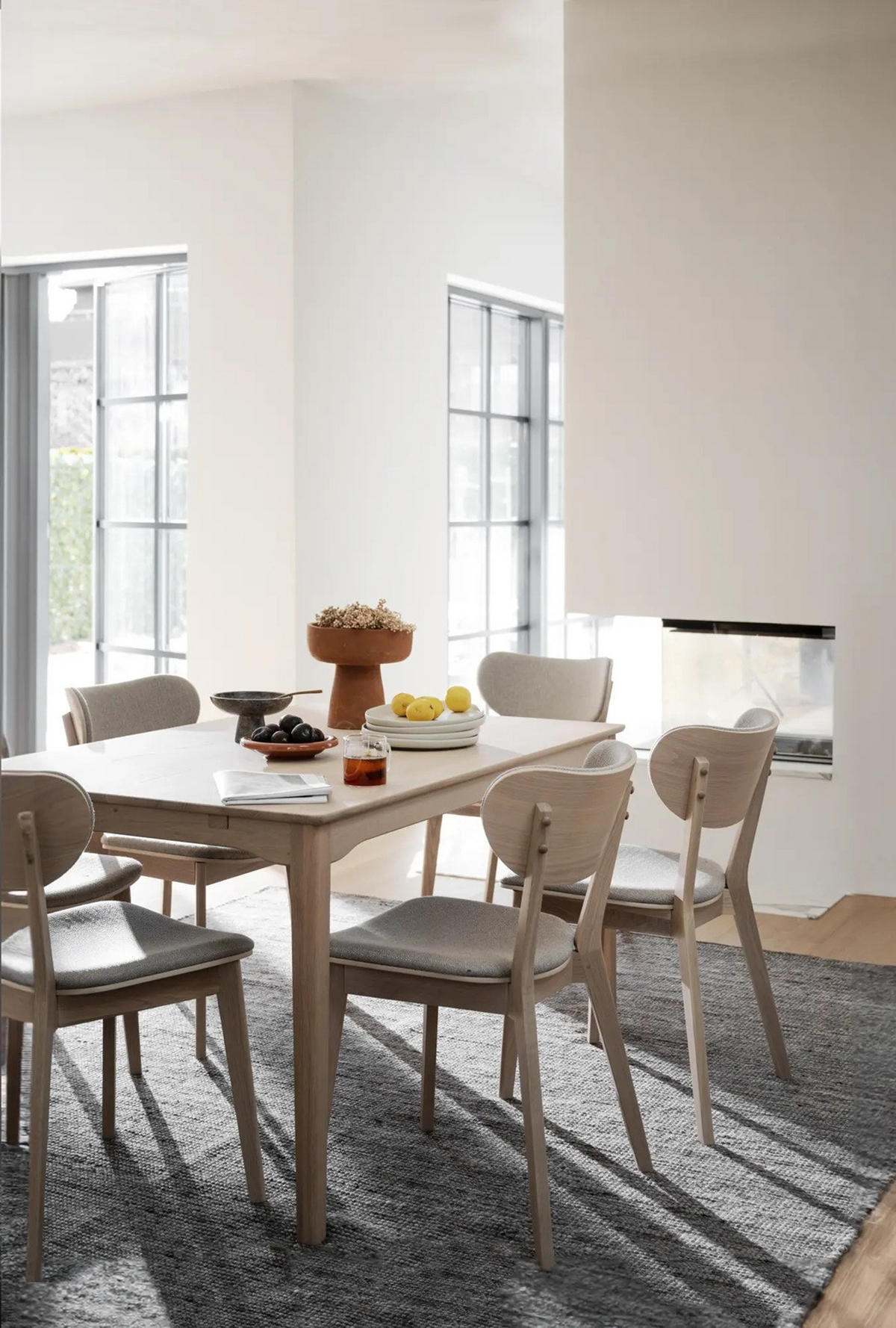 MATBORD ek Bianco  utdragbar, finns i olika storlekar, finns i olika trädekorer  - ek Bianco, Design, trä (140/90/75cm) - Rowico