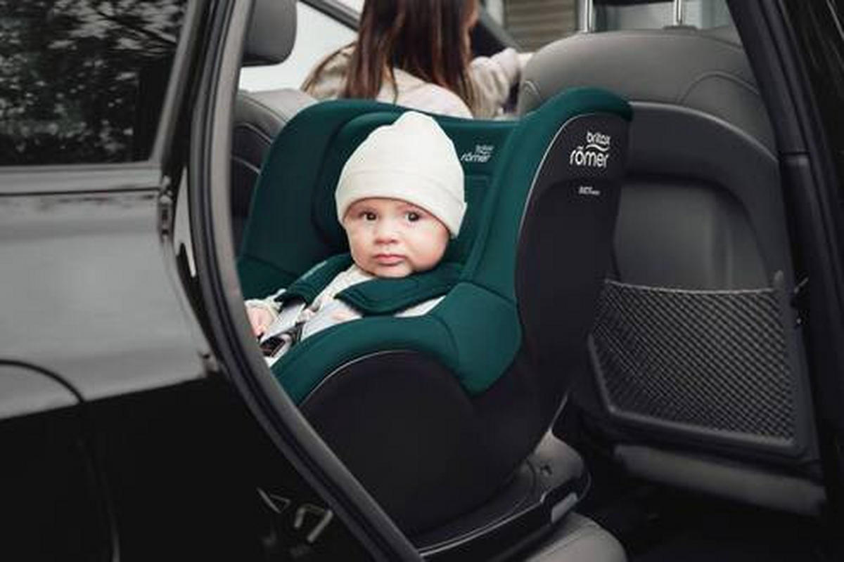 REBOARDER-KINDERSITZ DUALFIX 5Z MIT VARIO BASE 5Z  - Dunkelgrün, Basics, Textil - Britax Römer