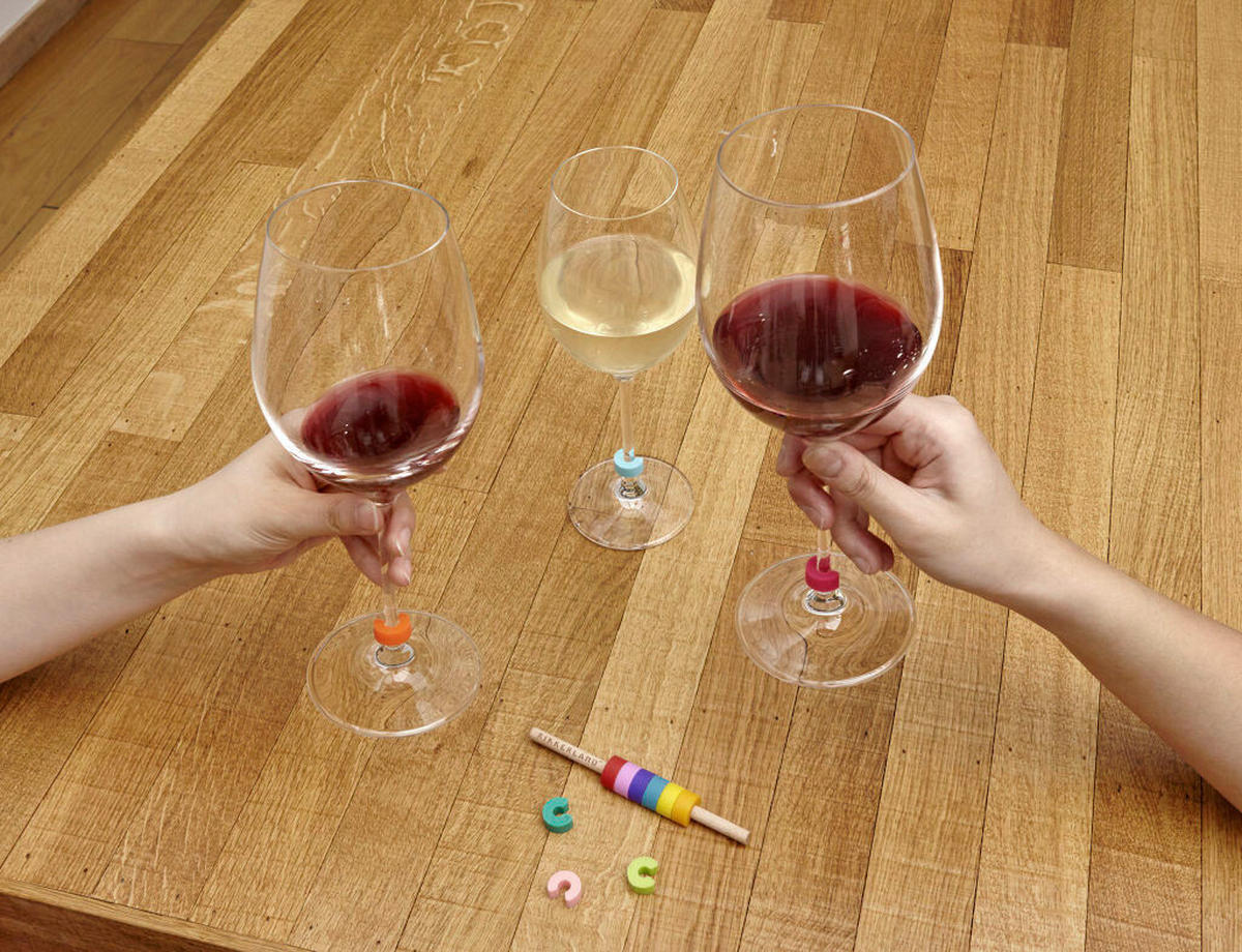 SADA ZNAČIEK NA POHÁRE - viacfarebná, Basics, drevo/plast (1,7/16,9/8,5cm) - Kikkerland